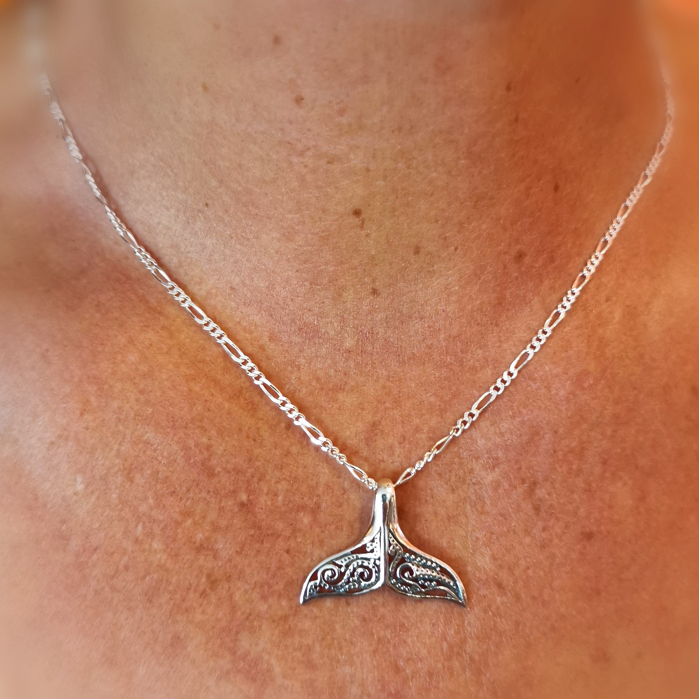 Walflosse Krafttier Karma Kette Sterlingsilber 45 cm, üppig und edel, Unisex - Freiheit leben