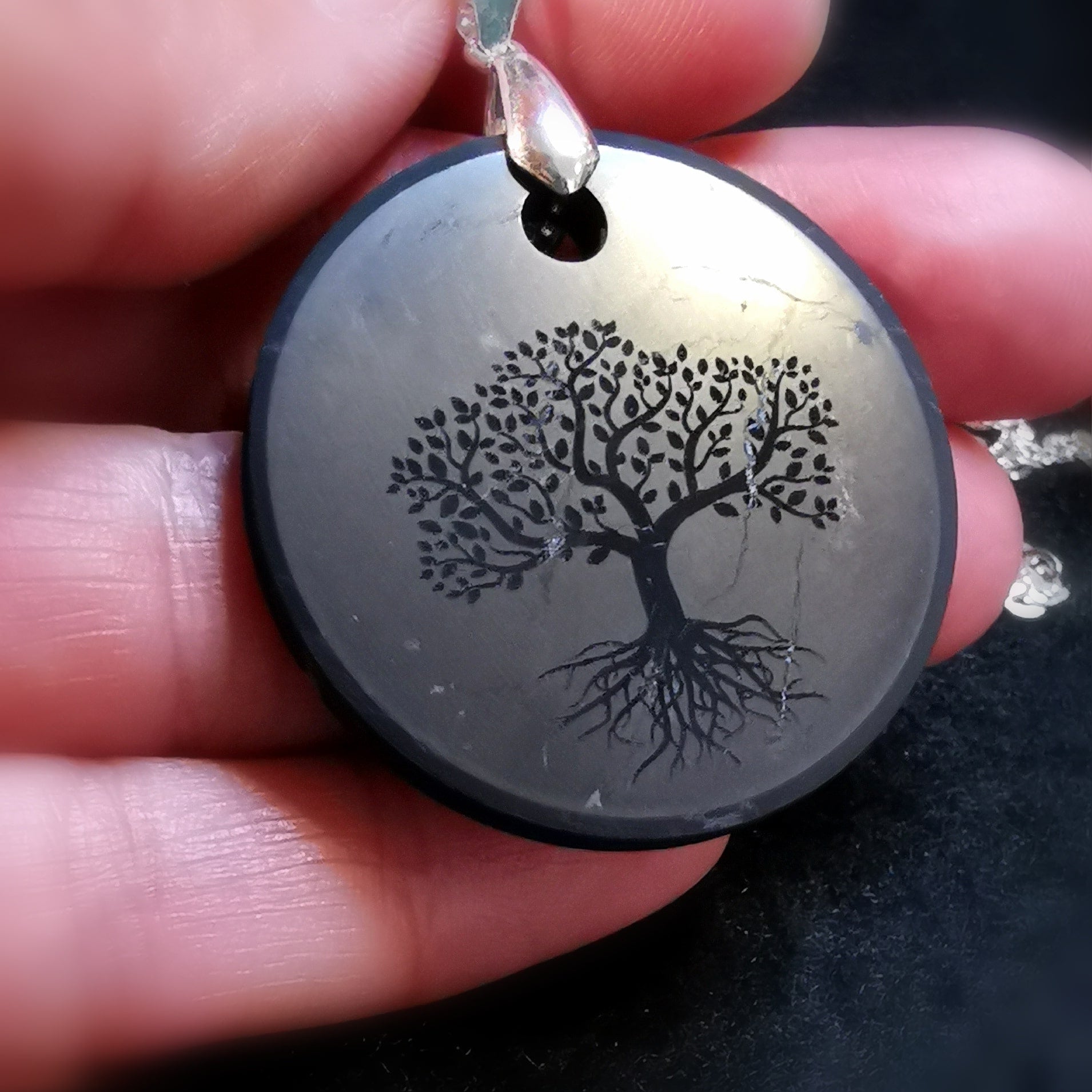 Schungit Edelstein Heilstein Aura Schutz Lebensbaum Karma Kette, Chakra Energie Schmuck - Lebensmut und Schutz
