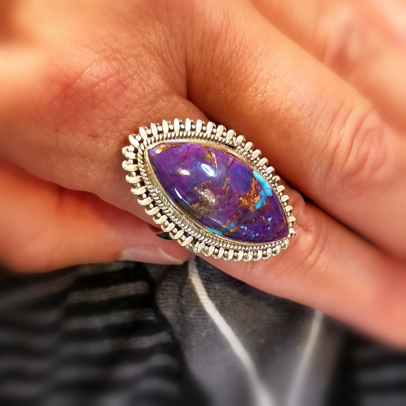 edler lila Türkis Pyrit Edelstein Heilstein Sterlingsilber Karma Ring - Größe verstellbar - FreiSein