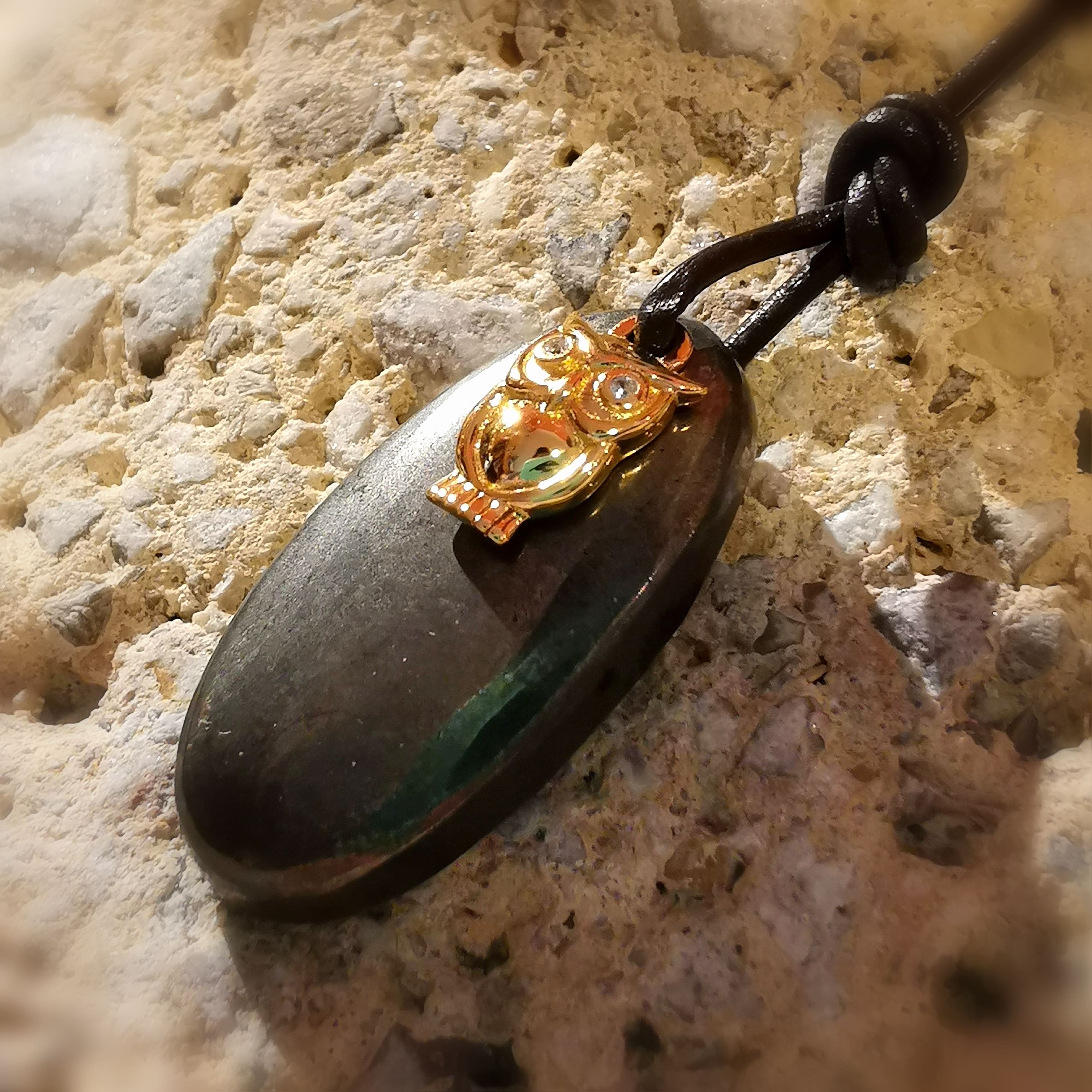 Collar Karma con Piedras Preciosas de Búho y Pirita – consagrado para la fortaleza mental.