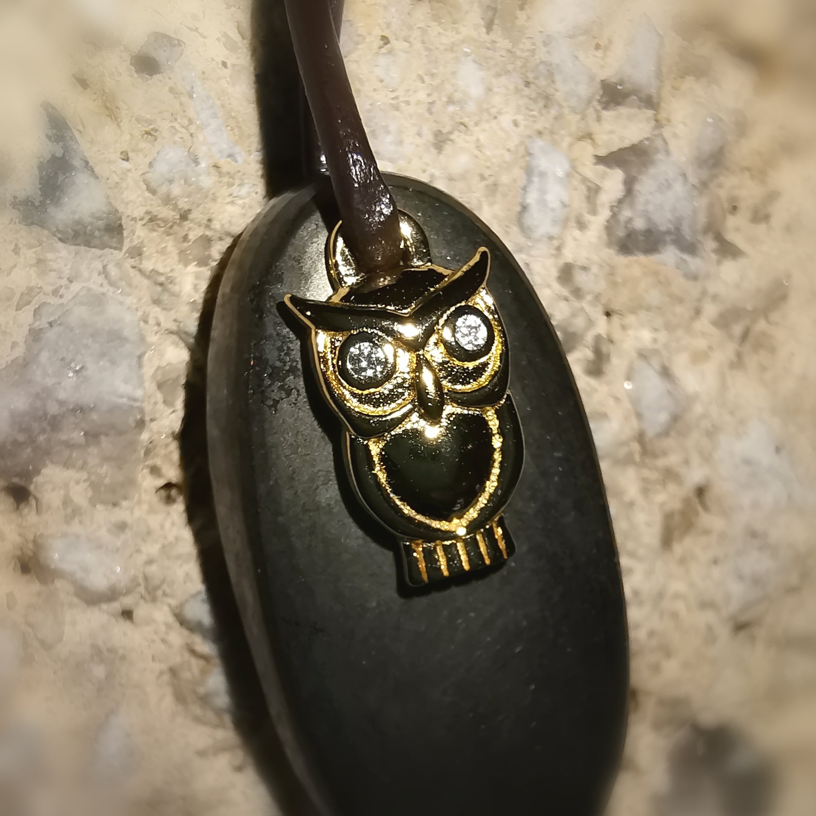 Collar Karma con Piedras Preciosas de Búho y Pirita – consagrado para la fortaleza mental.