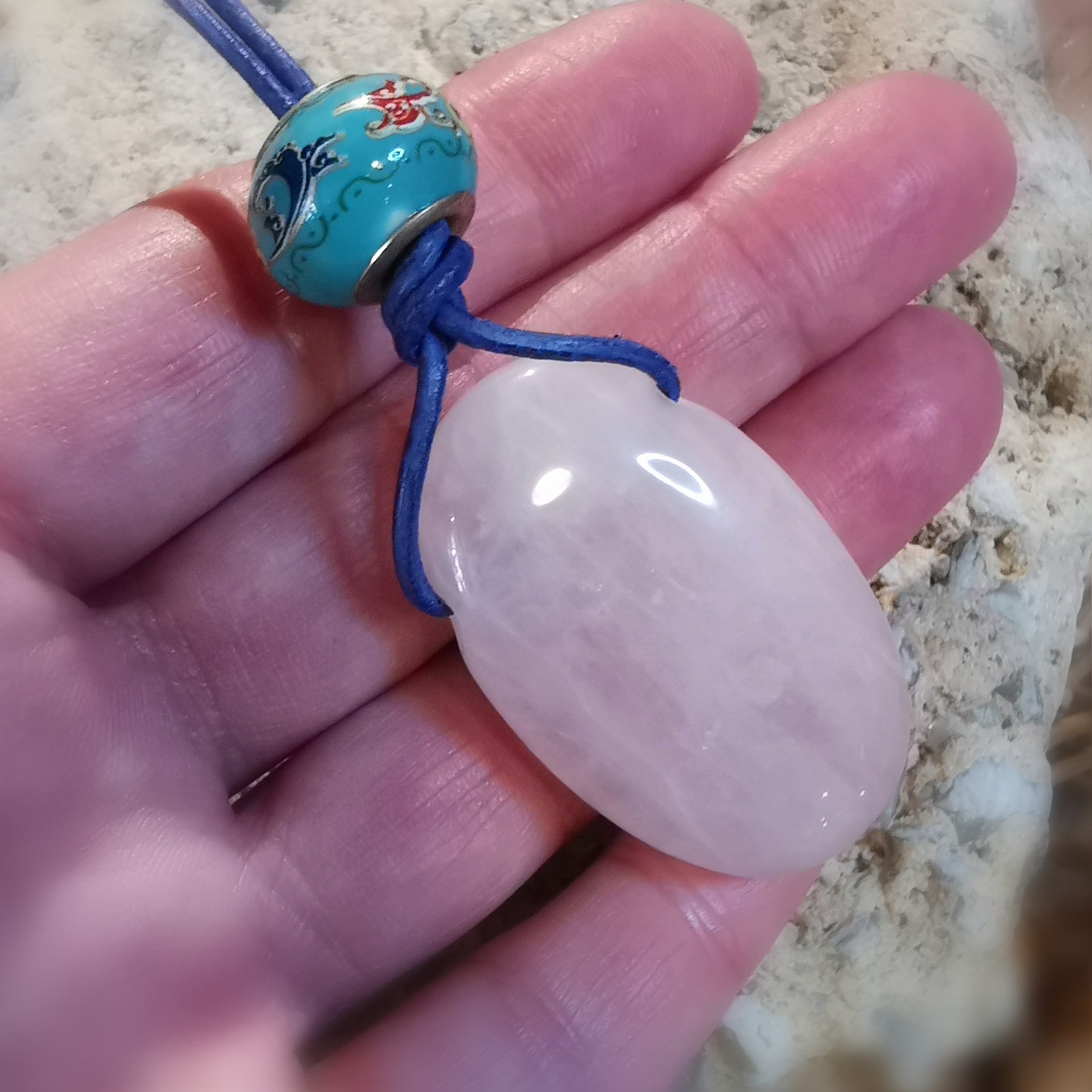 Rosenquarz Edelstein Heilstein Karma Kette Leder mit Keramik Perle, Rosa Blau Türkis - Zufriedenheit