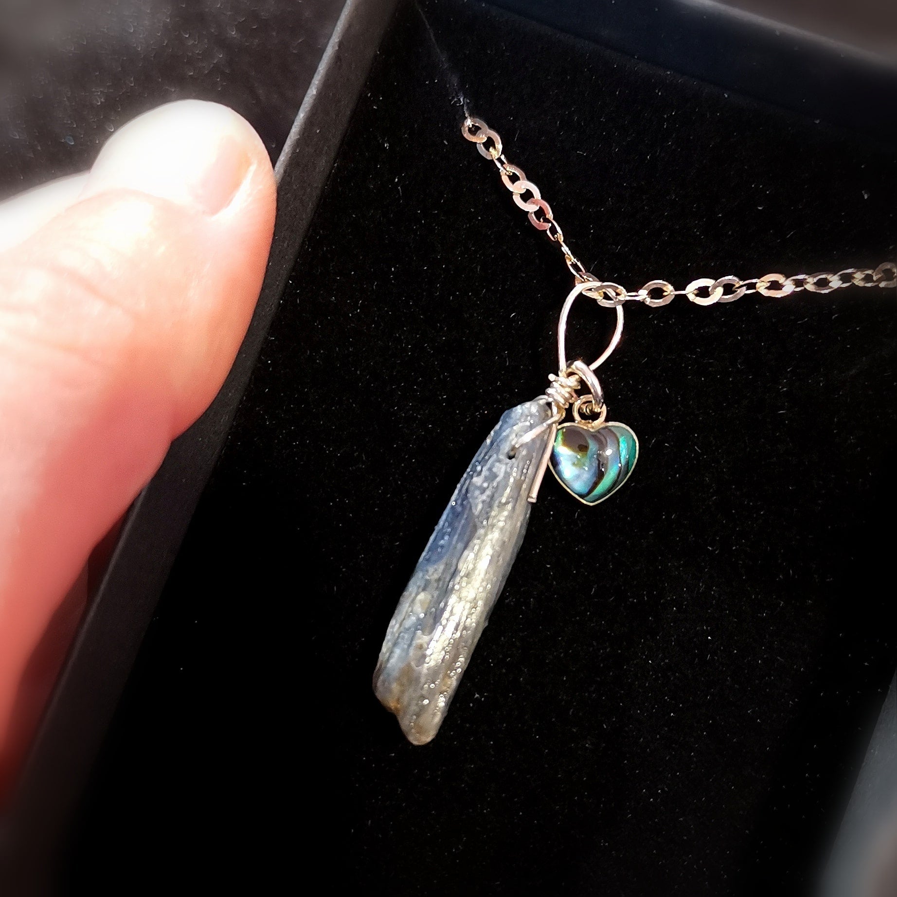 Nepal Disthen Paua Muschel Herz Edelstein Heilstein Karma Kette 45 cm - Gelassenheit