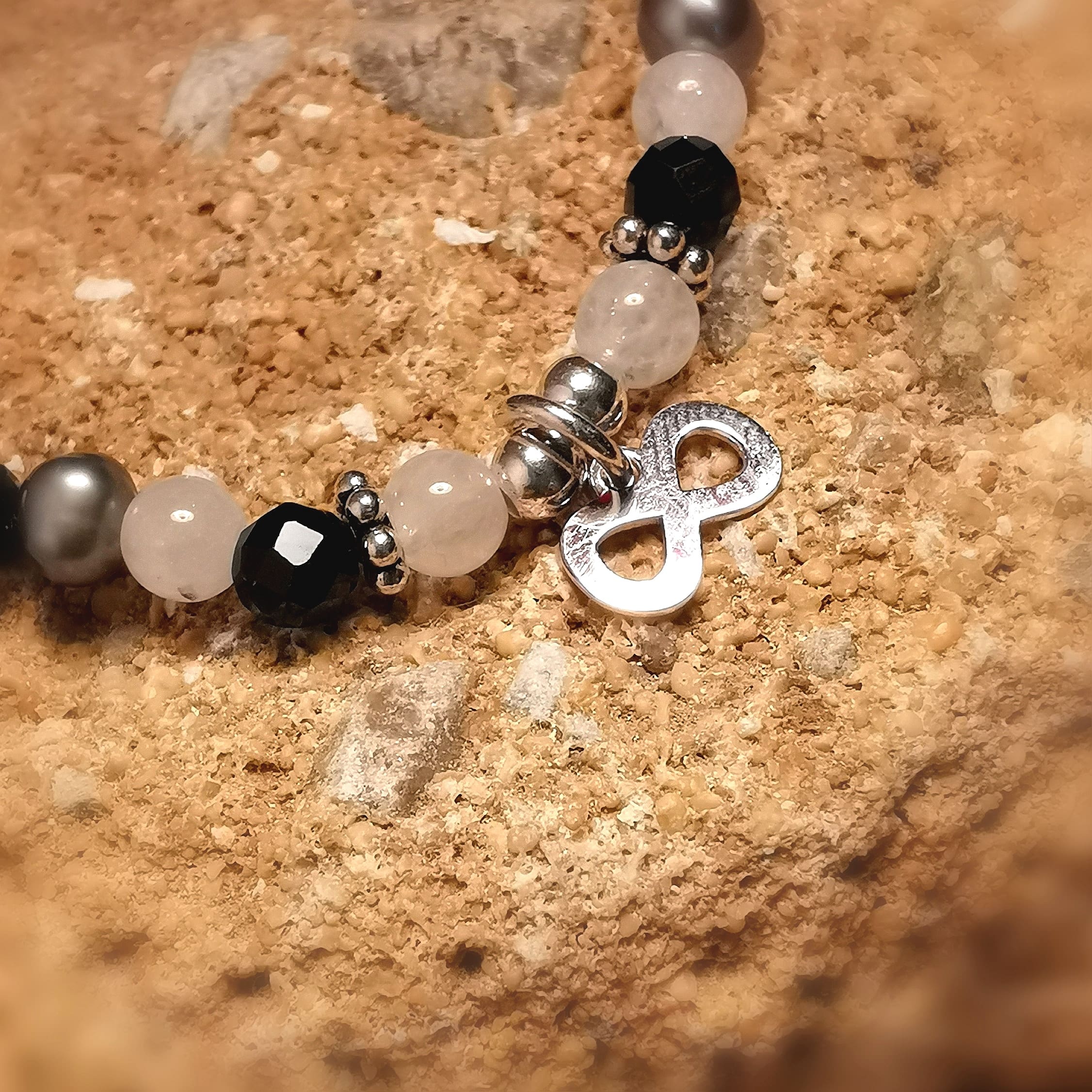 Turmalin Mondstein Perle Edelstein Karma Armband, geweiht, Infinity Unendlich, Kraft und Vertrauen, samaki originals