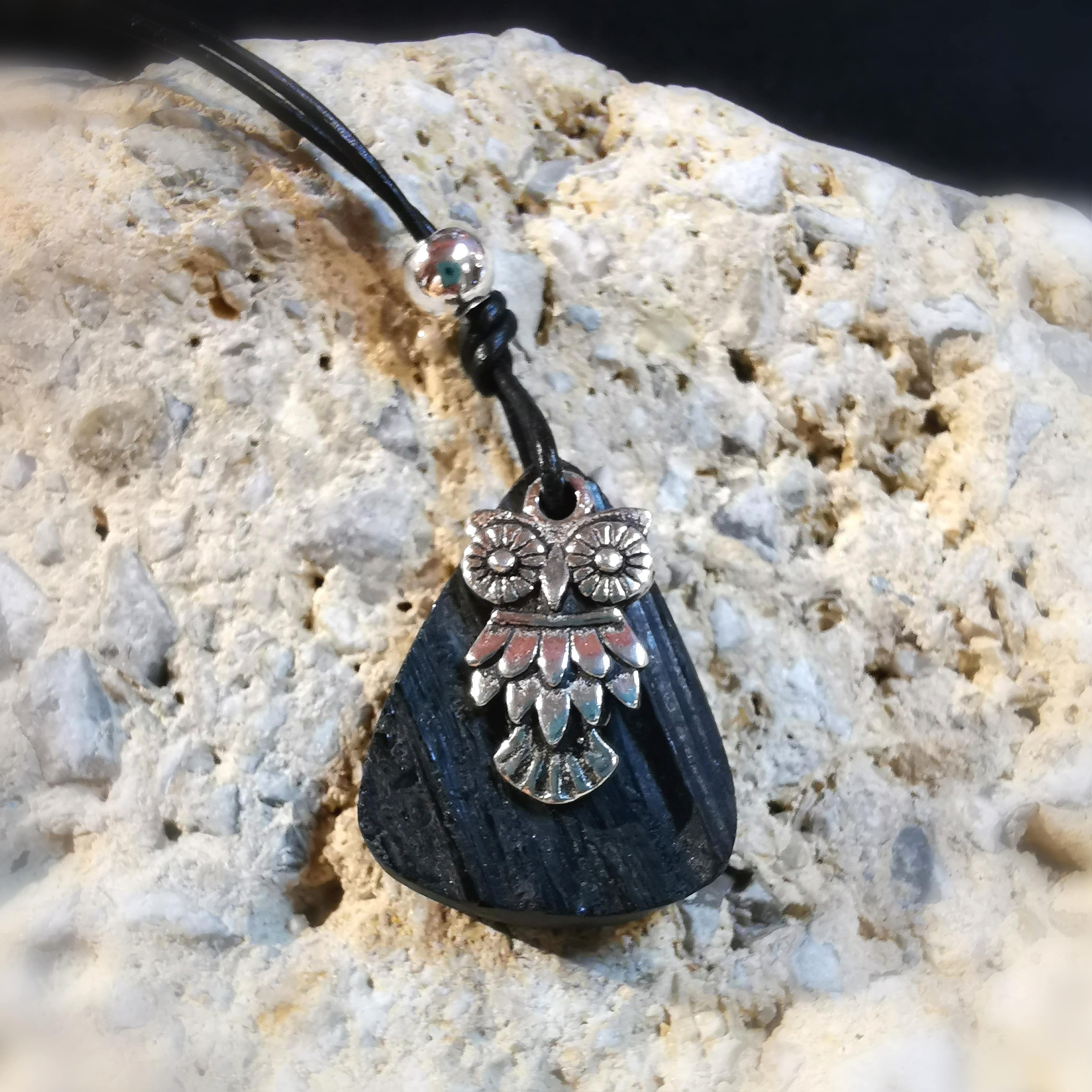 Turmalin Tropfen Edelstein Heilstein Eule Krafttier Karma Reiki Karma Kette an Leder, geweiht - Urvertrauen und Intuition