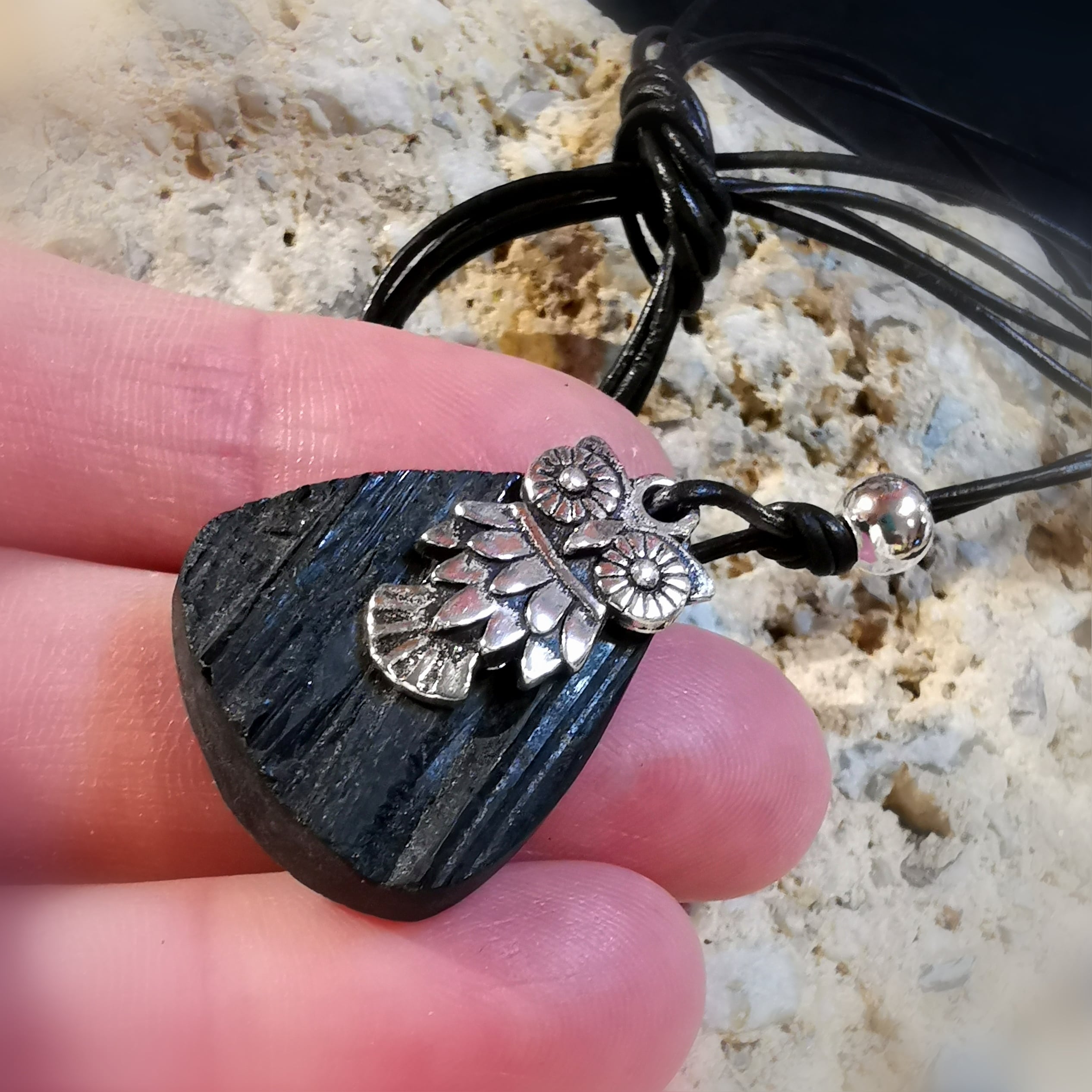 Turmalin Tropfen Edelstein Heilstein Eule Krafttier Karma Reiki Karma Kette an Leder, geweiht - Urvertrauen und Intuition