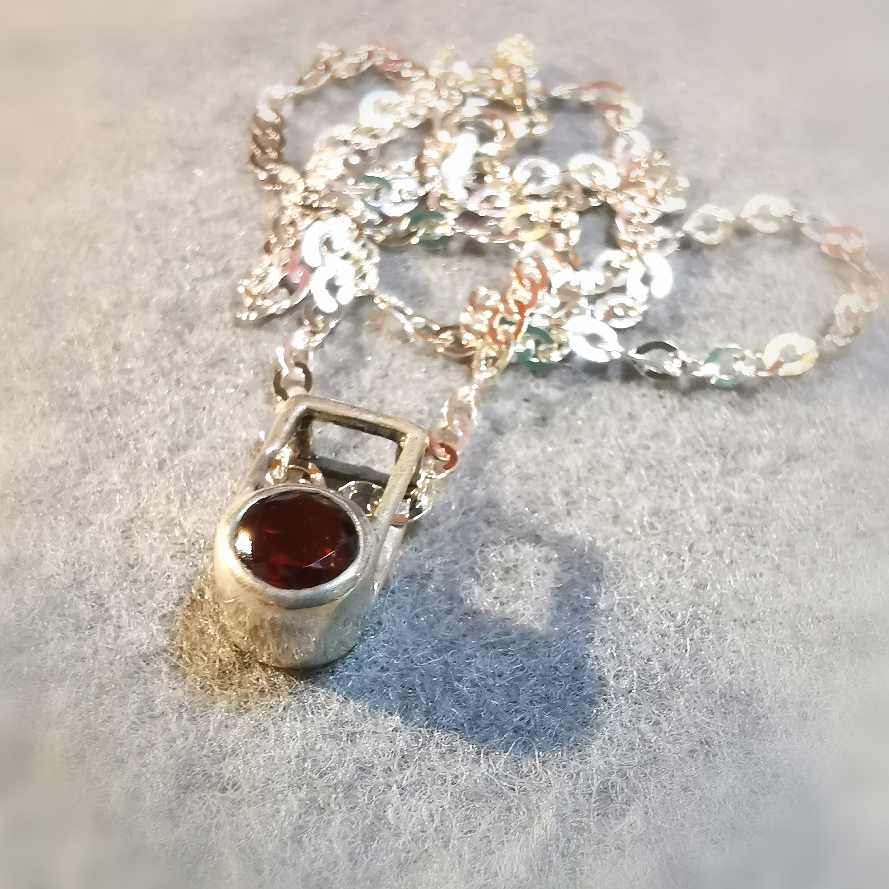 filigrane Granat Edelstein Heilstein Design Karma Kette Sterlingsilber 40 cm, geweiht - Kraft der Liebe