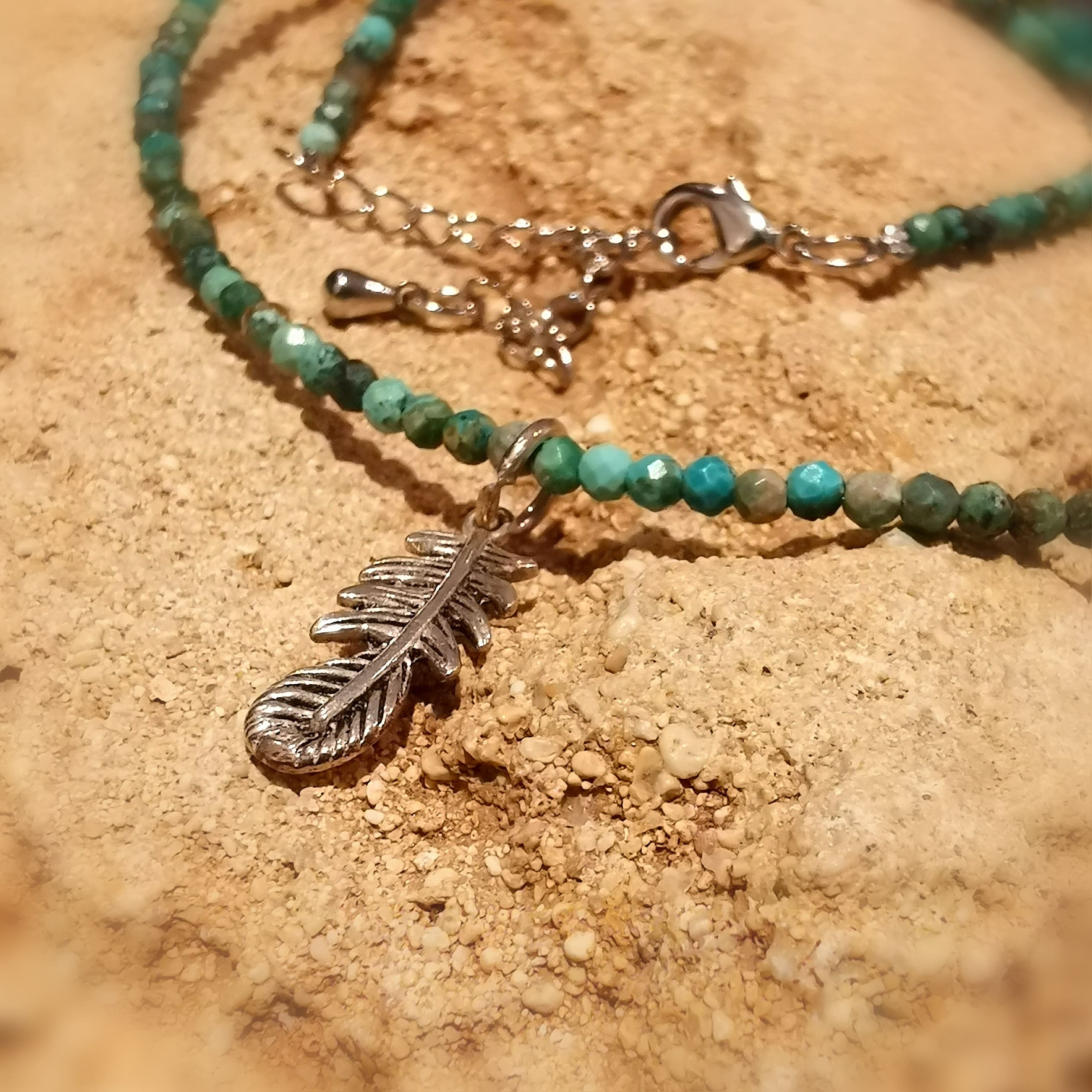 Türkis Natural, Echt Türkis Feder Edelstein Heilstein Karma Kette, 2 mm filigran, Freiheit und Freude