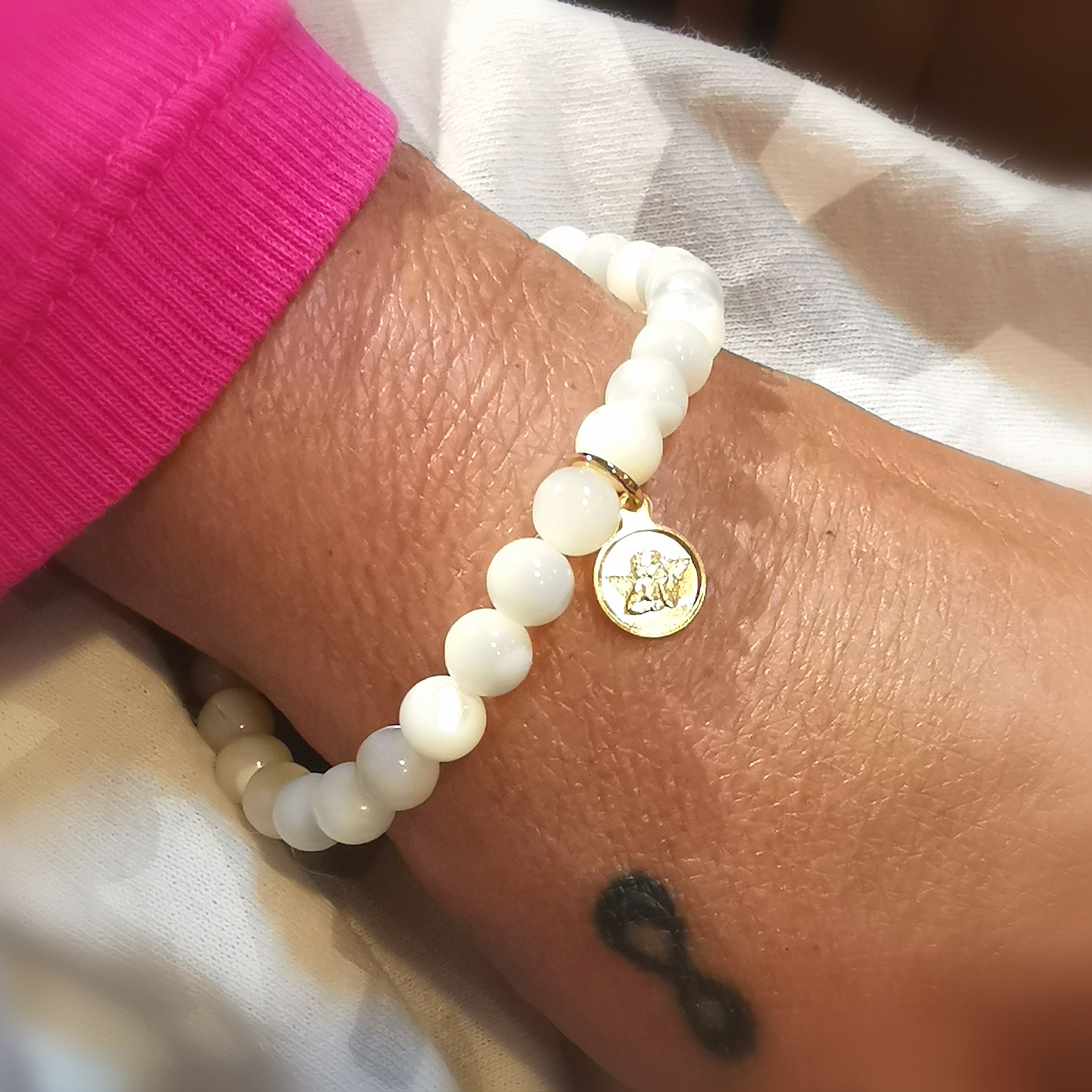 Perlmutt Schutzengel Büste Karma Armband, Amulett vergoldet, Chakra Heilstein Schmuck, in Liebe behütet