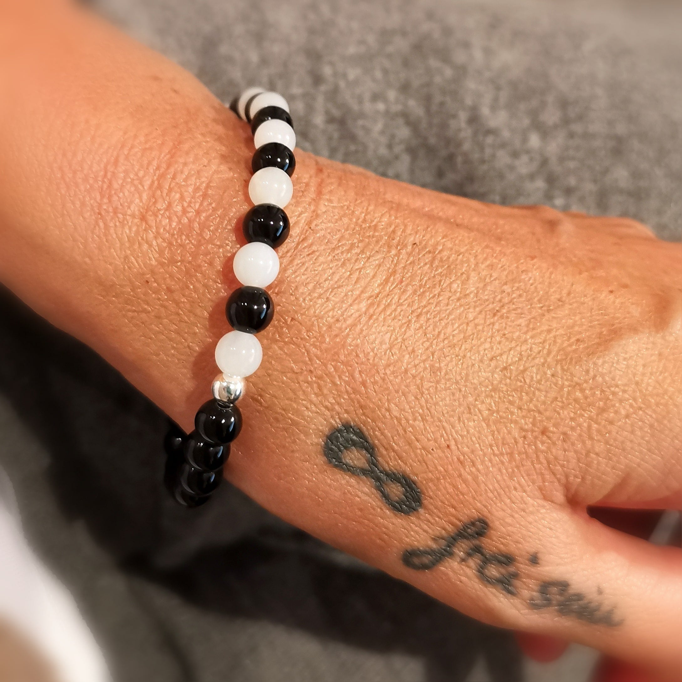 Onyx extra und Opalith, schwarz weiß, Yin Yang, Heilstein Edelstein Karma Armband, Schutz und Harmonie