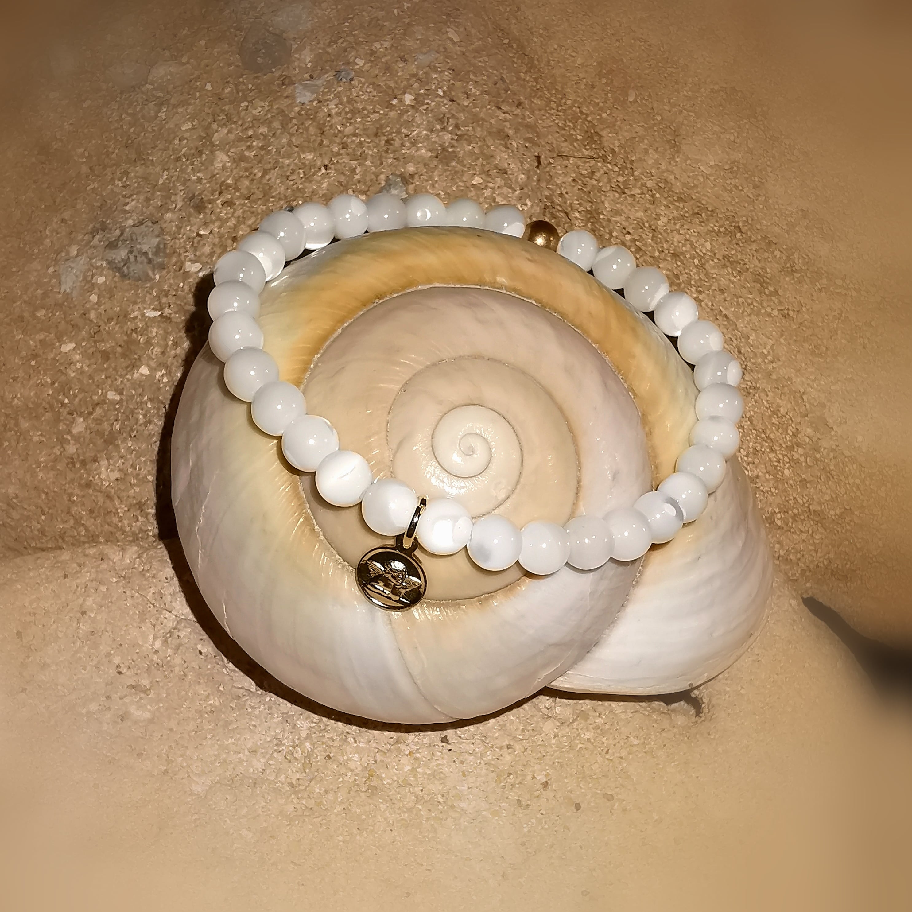 Perlmutt Schutzengel Büste Karma Armband, Amulett vergoldet, Chakra Heilstein Schmuck, in Liebe behütet