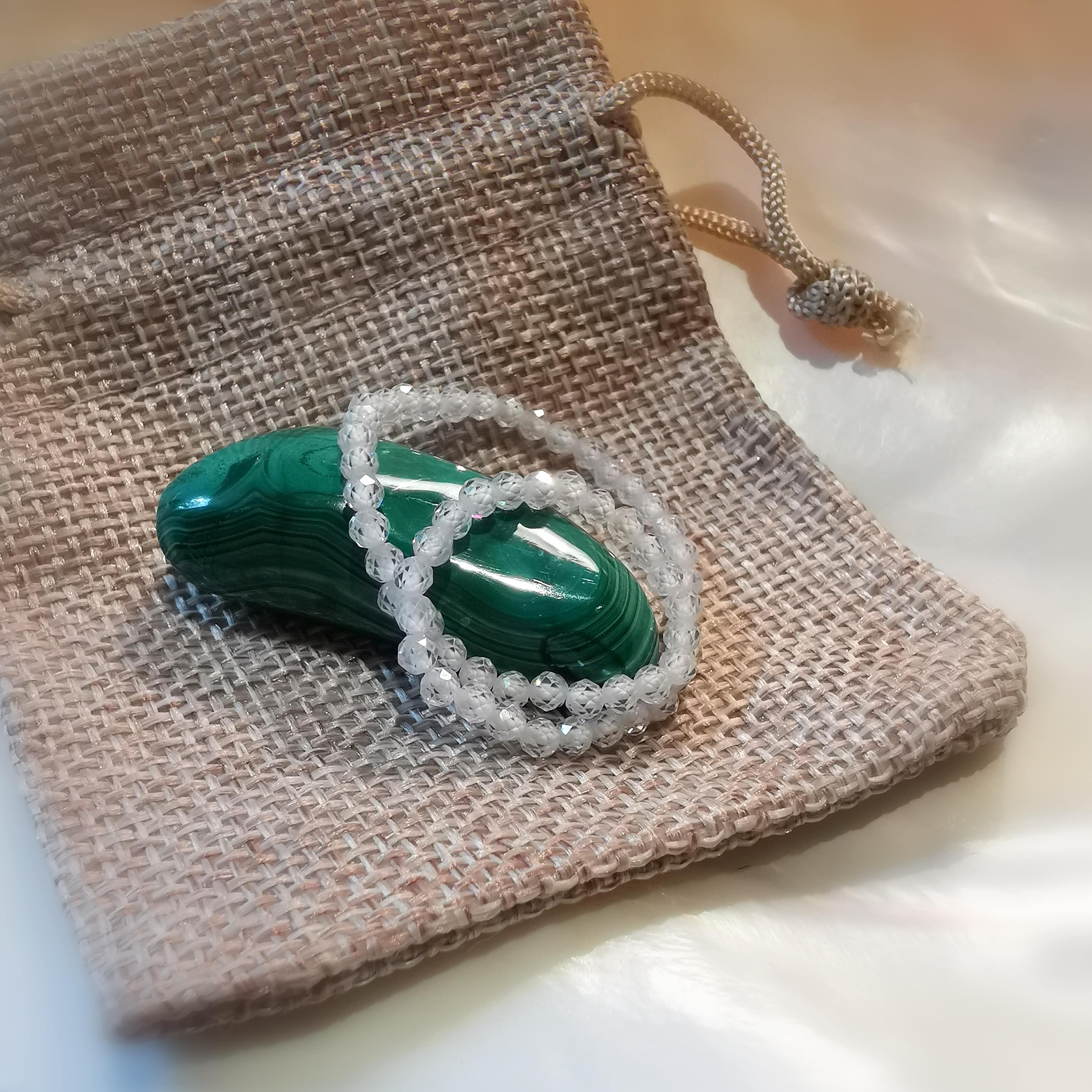 Zirkon Heilstein Edelstein Armband, 2 mm, mit Malachit Handschmeichler, Geschenkset, liebevolle Akzeptanz