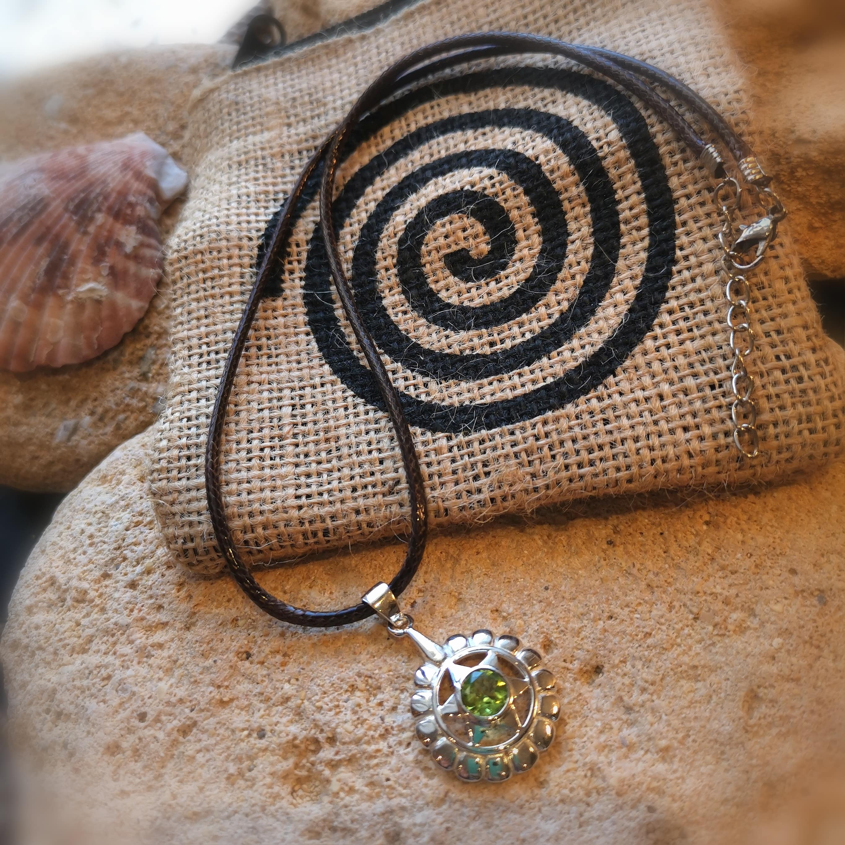 Herzchakra Anahata Olivin Edelstein Karma Kette Heilstein Schmuck Set edler Hippie Stil - Liebe, Harmonie