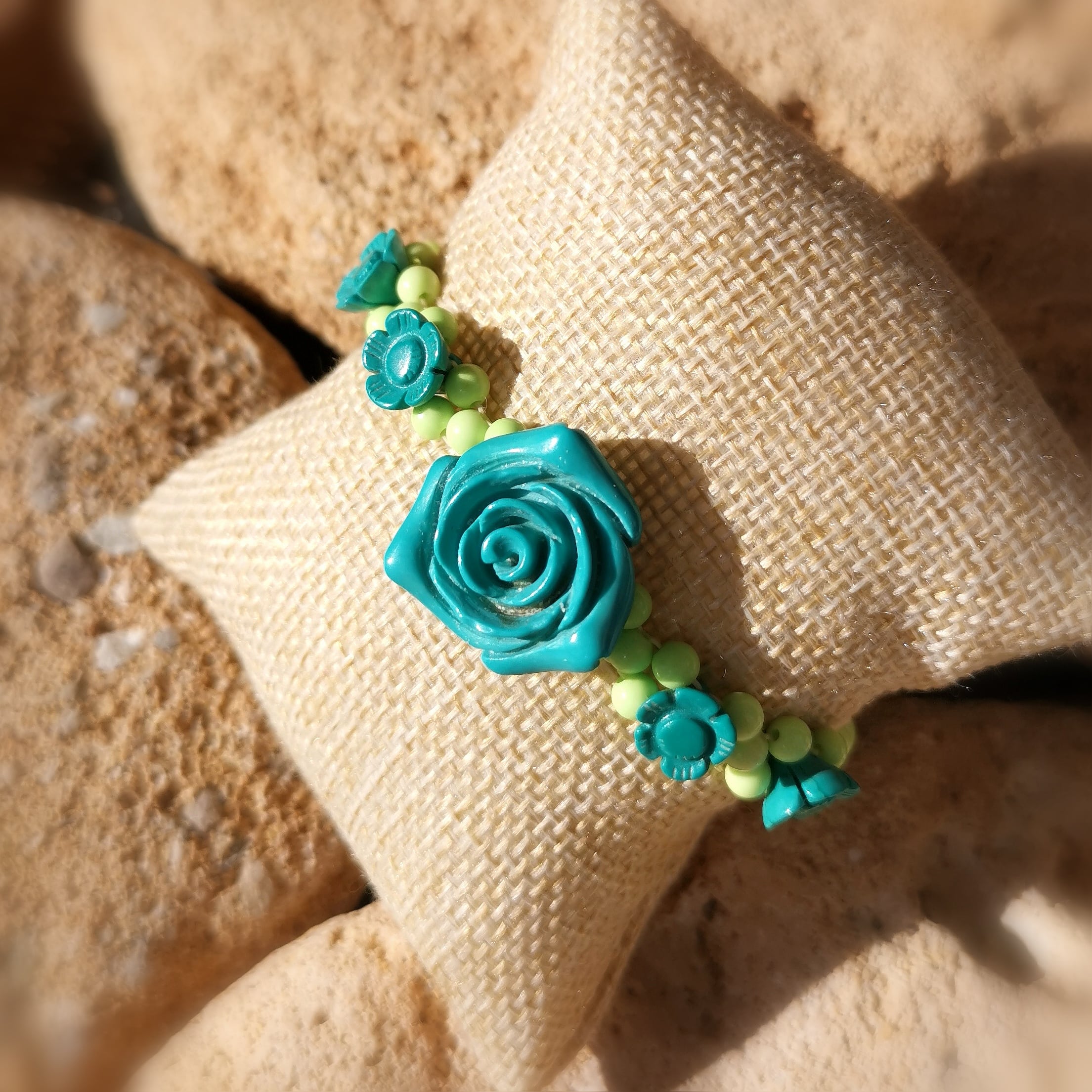 Türkis Magnesit Rosen Edelstein Kunst Design Armband Armreif Chakra Schmuck - Fröhlichkeit