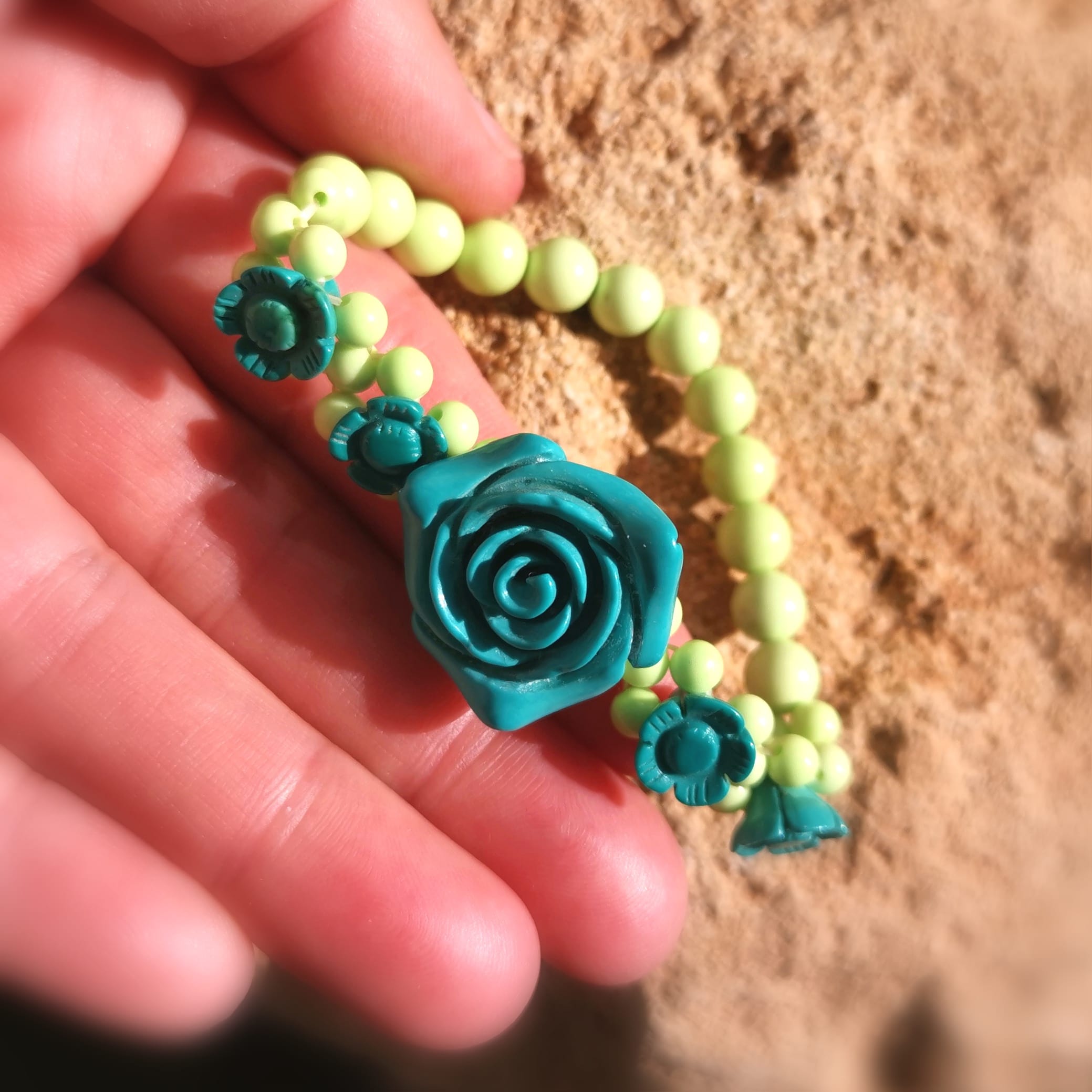 Türkis Magnesit Rosen Edelstein Kunst Design Armband Armreif Chakra Schmuck - Fröhlichkeit