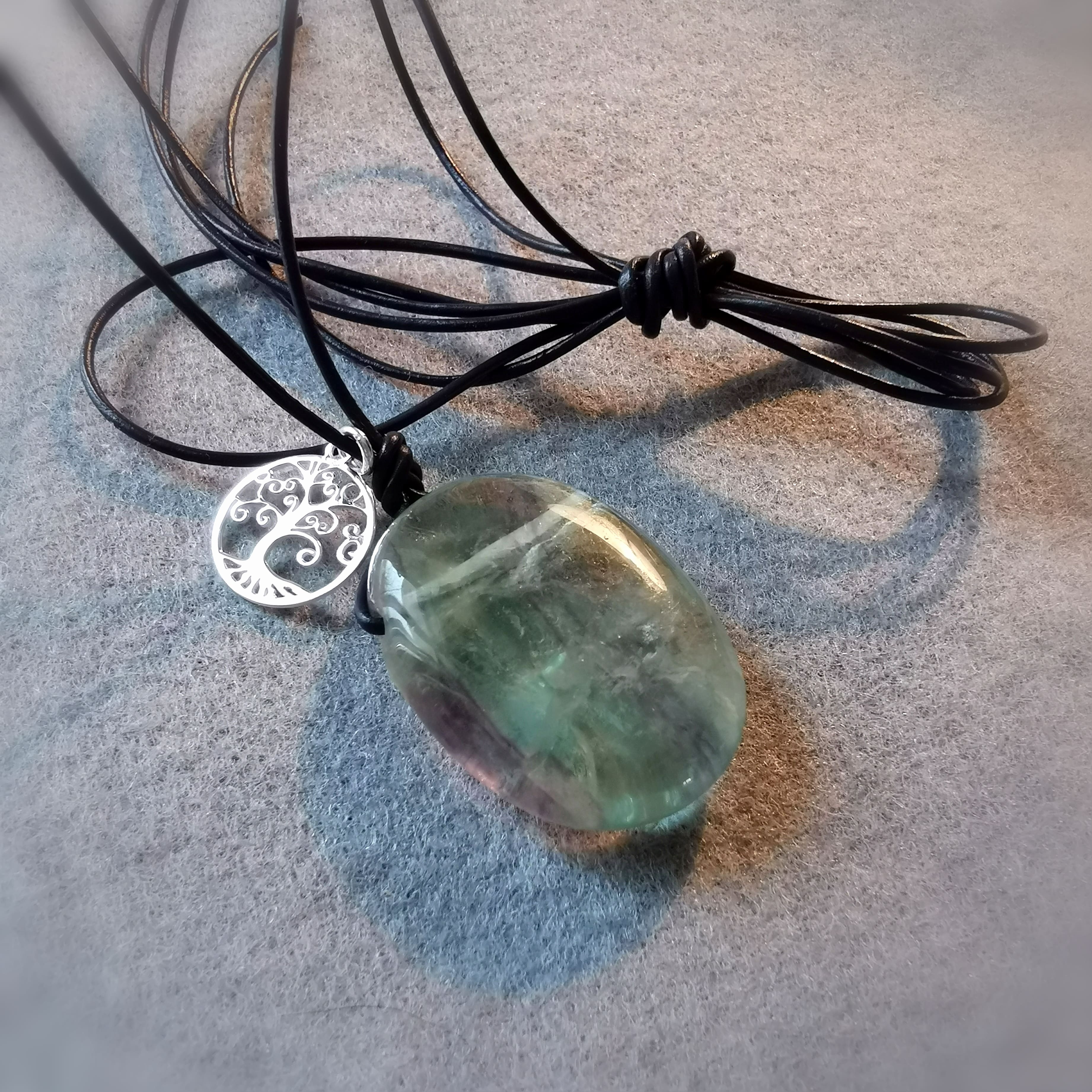 Regenbogenfluorit Lebensbaum Amulett Karma Kette, Wurzelchakra und Kronenchakra, wundervolle Leichtigkeit