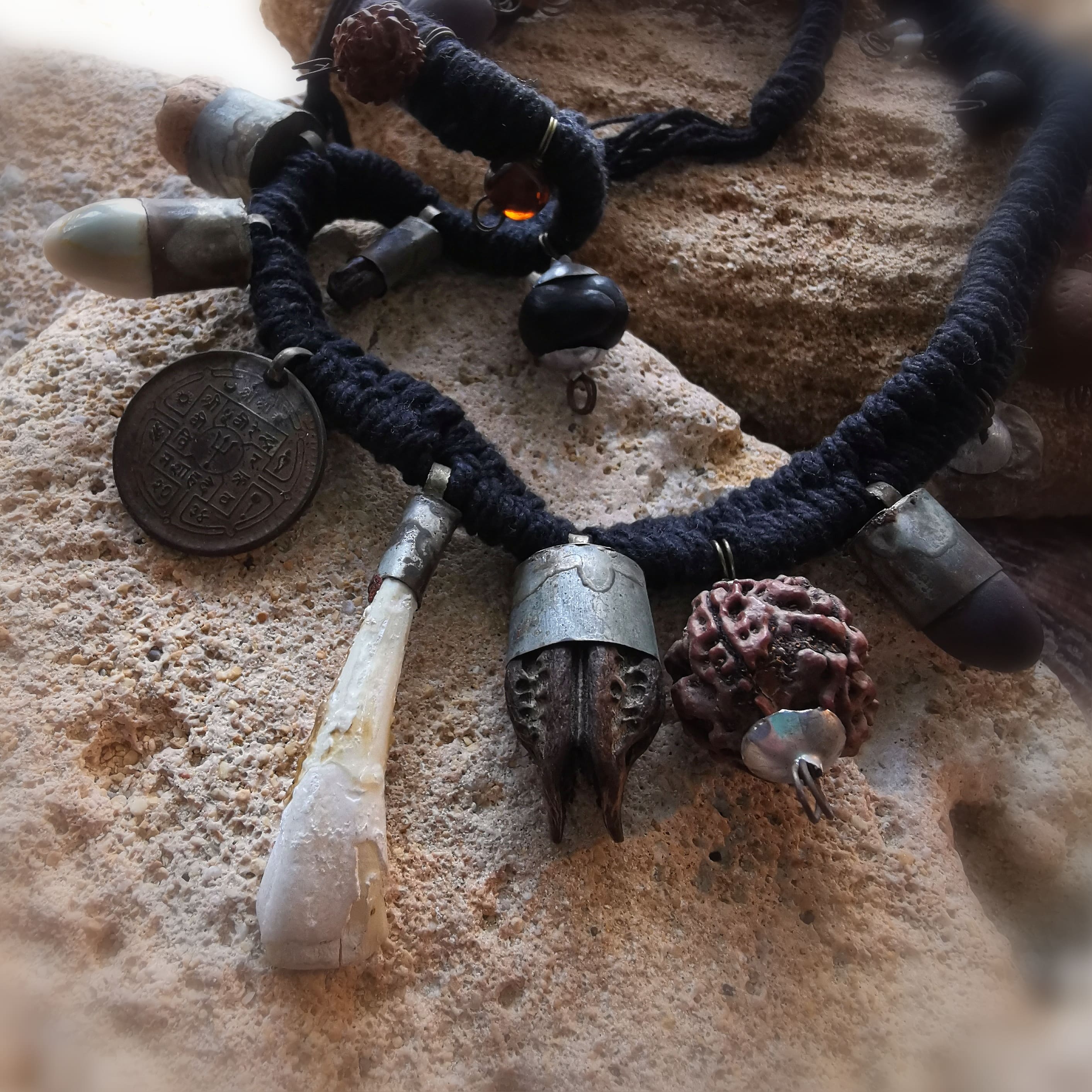 Karma Ethno Schmuck Kette für Schutz und Kraft, Tibet