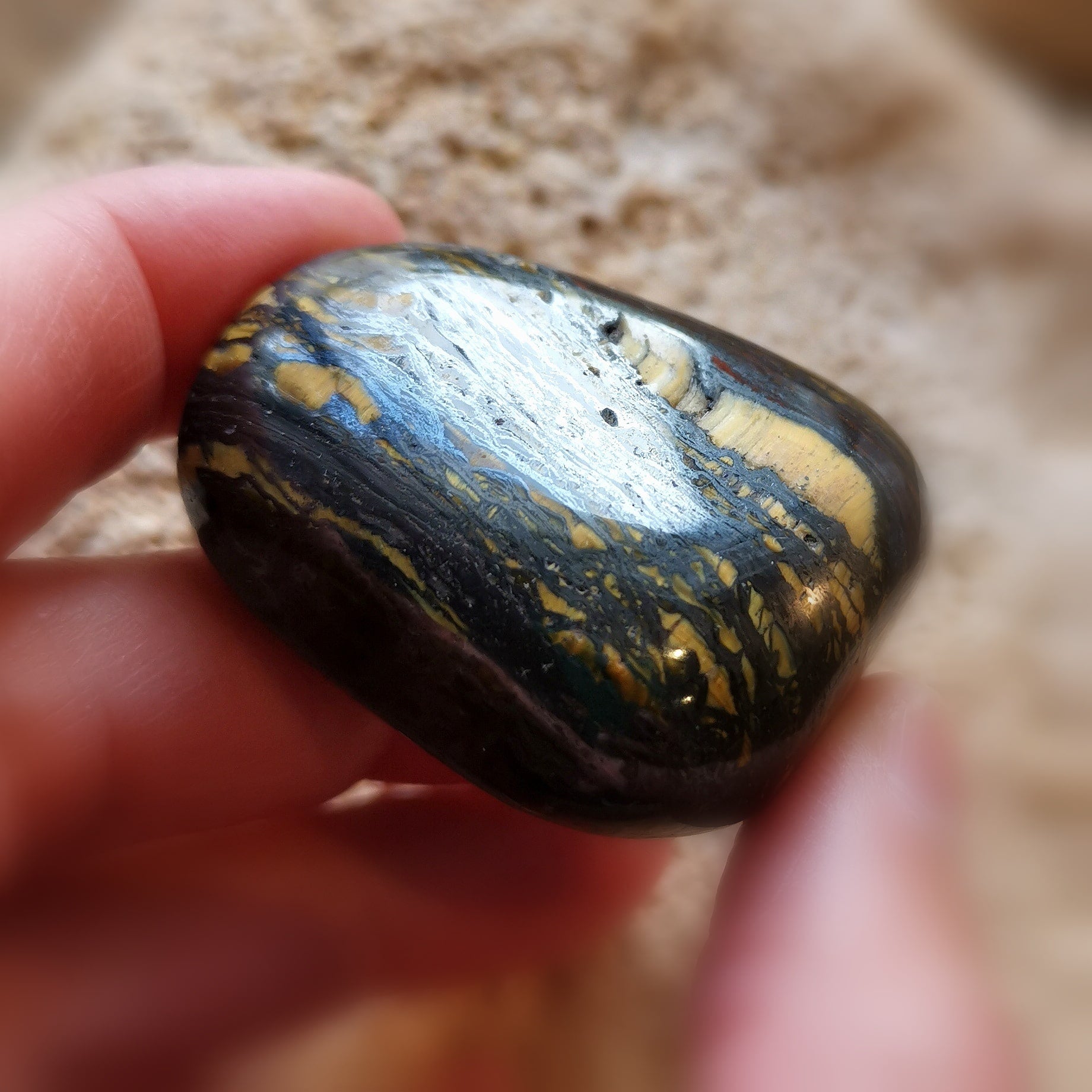Tigereisen Meditationsstein XL, Edelstein Heilstein Trommelstein, Solarplexus-Chakra
