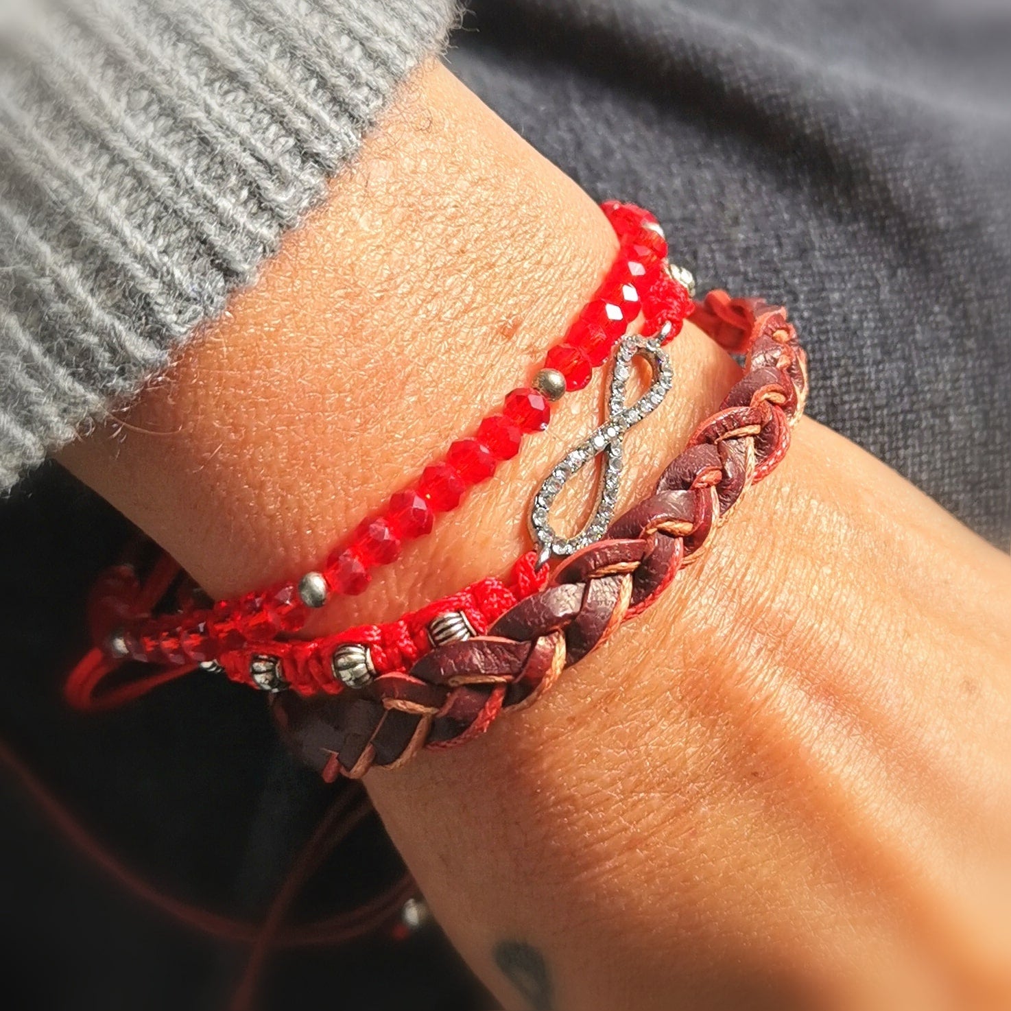 Armband Set, rot, Infinity Unendlich Glücksarmband, Hippie Schmuck - freier Energiefluss