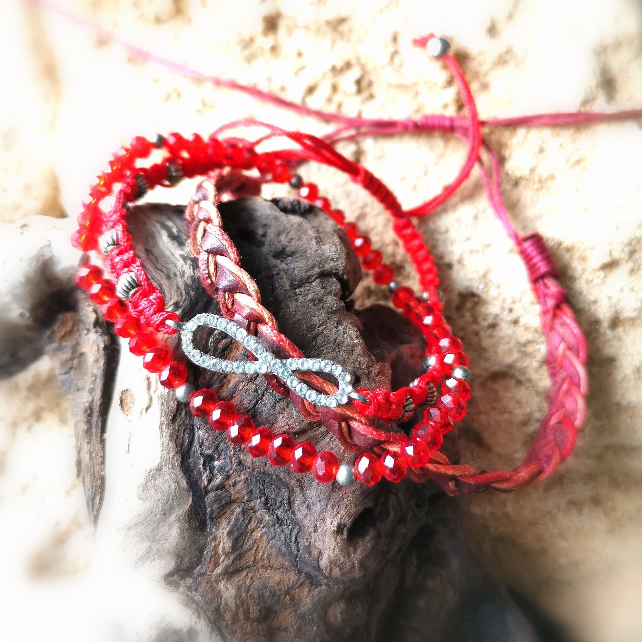 Armband Set, rot, Infinity Unendlich Glücksarmband, Hippie Schmuck - freier Energiefluss