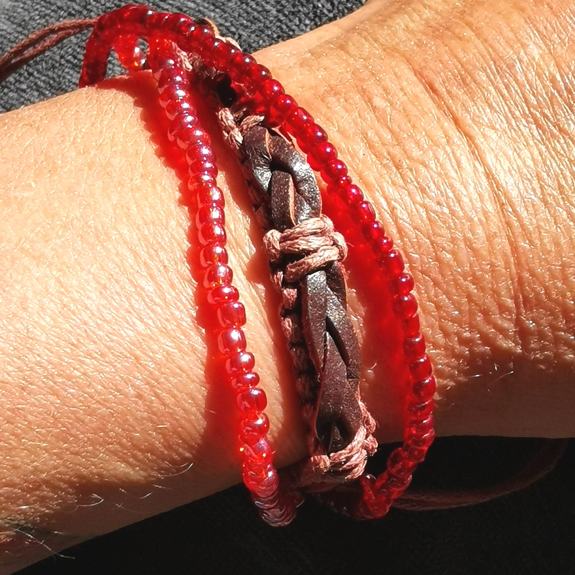 Armband 3er Set, rot,  Leder und indische Perlchen Bijou Glücksarmband, Hippie Schmuck - ewige Liebe