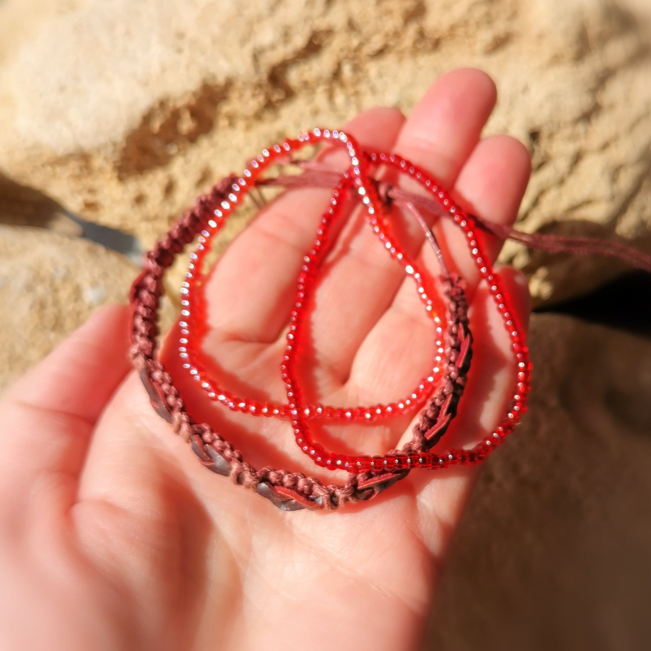 Armband 3er Set, rot,  Leder und indische Perlchen Bijou Glücksarmband, Hippie Schmuck - ewige Liebe