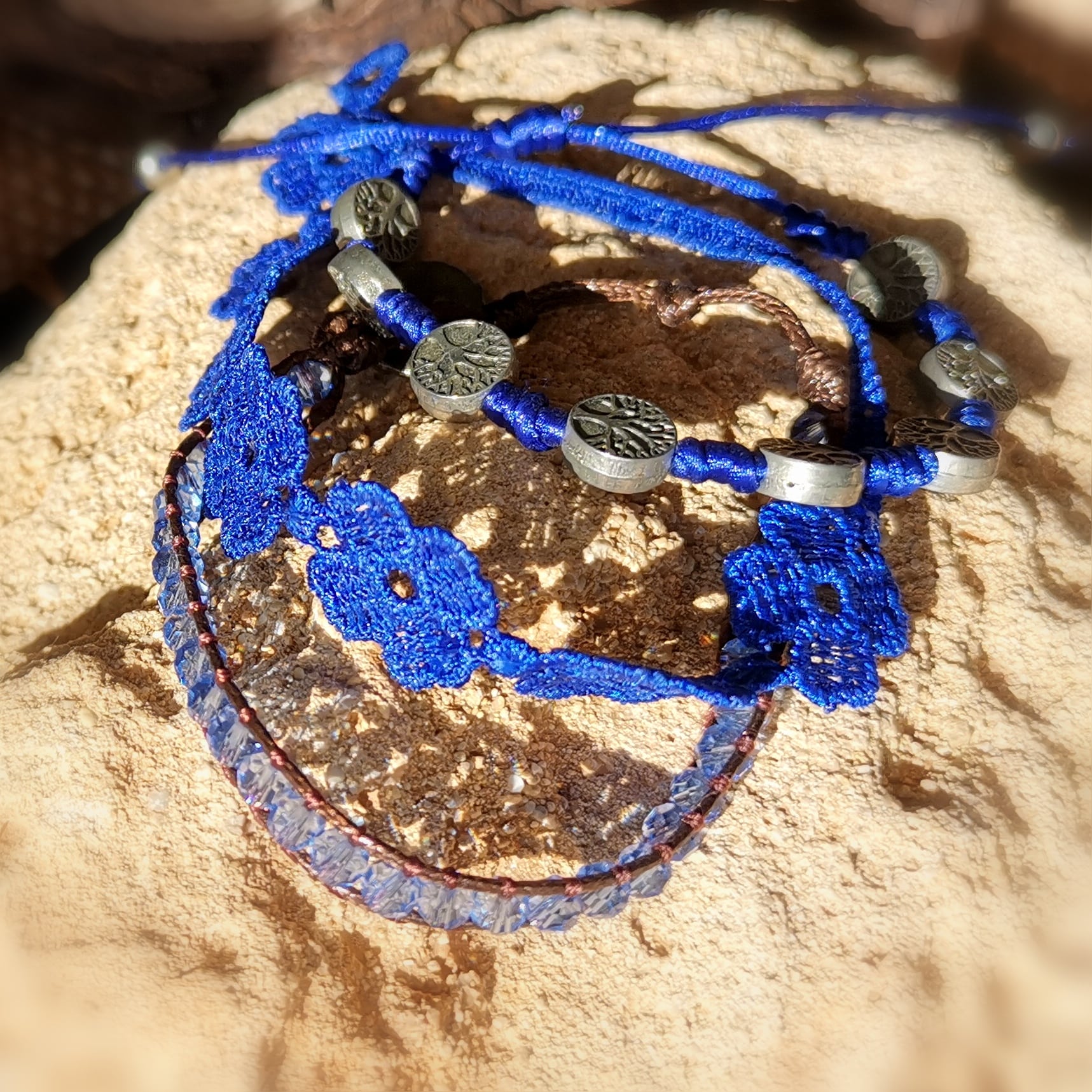 Armband 3er Set, blau, Kristall Kunstseide und Metall Lebensbaum Glücksarmband, Hippie Schmuck - Zufriedenheit