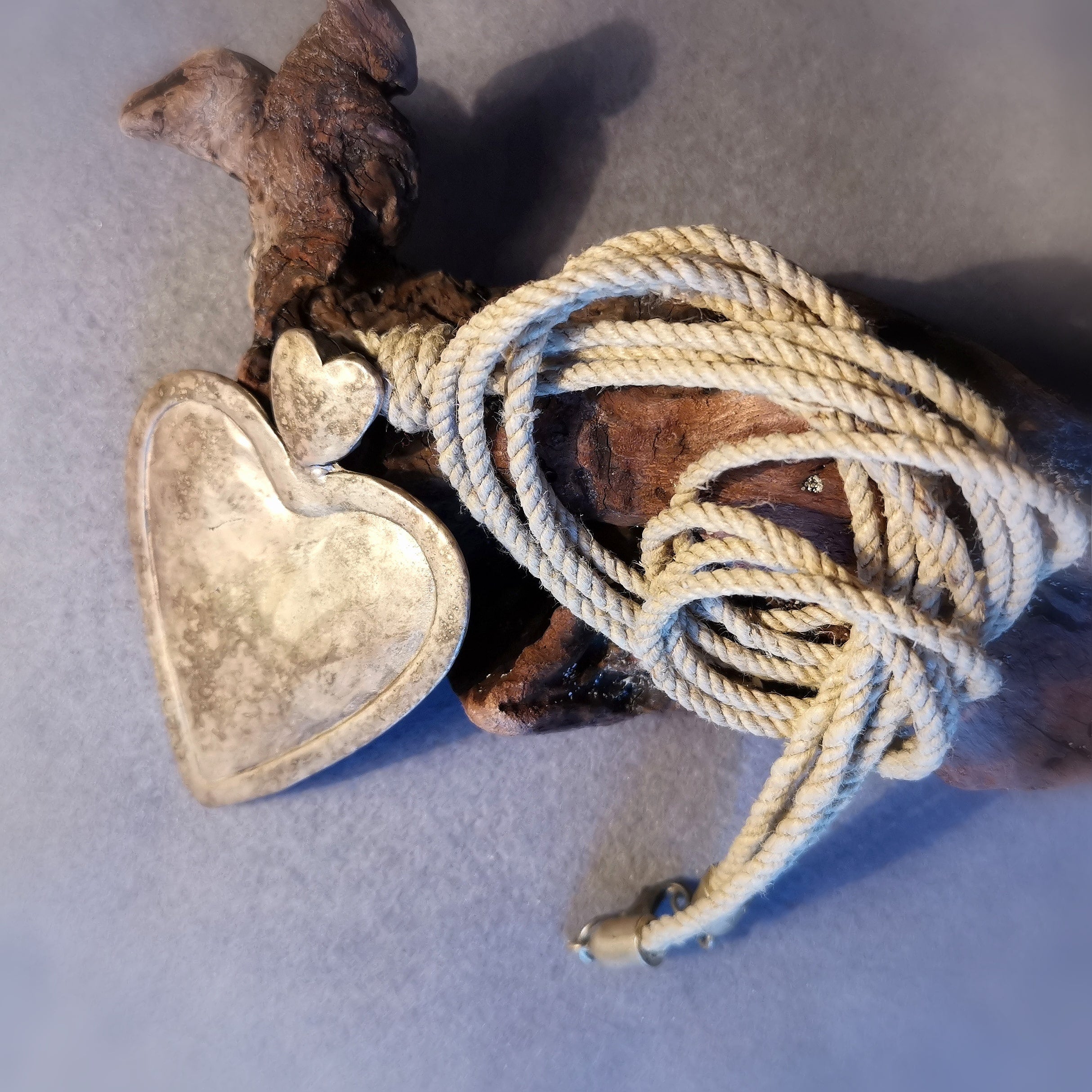 Herz, Zinn Leder Jute Ethno Hippie Vintage Karma Kette - Liebe