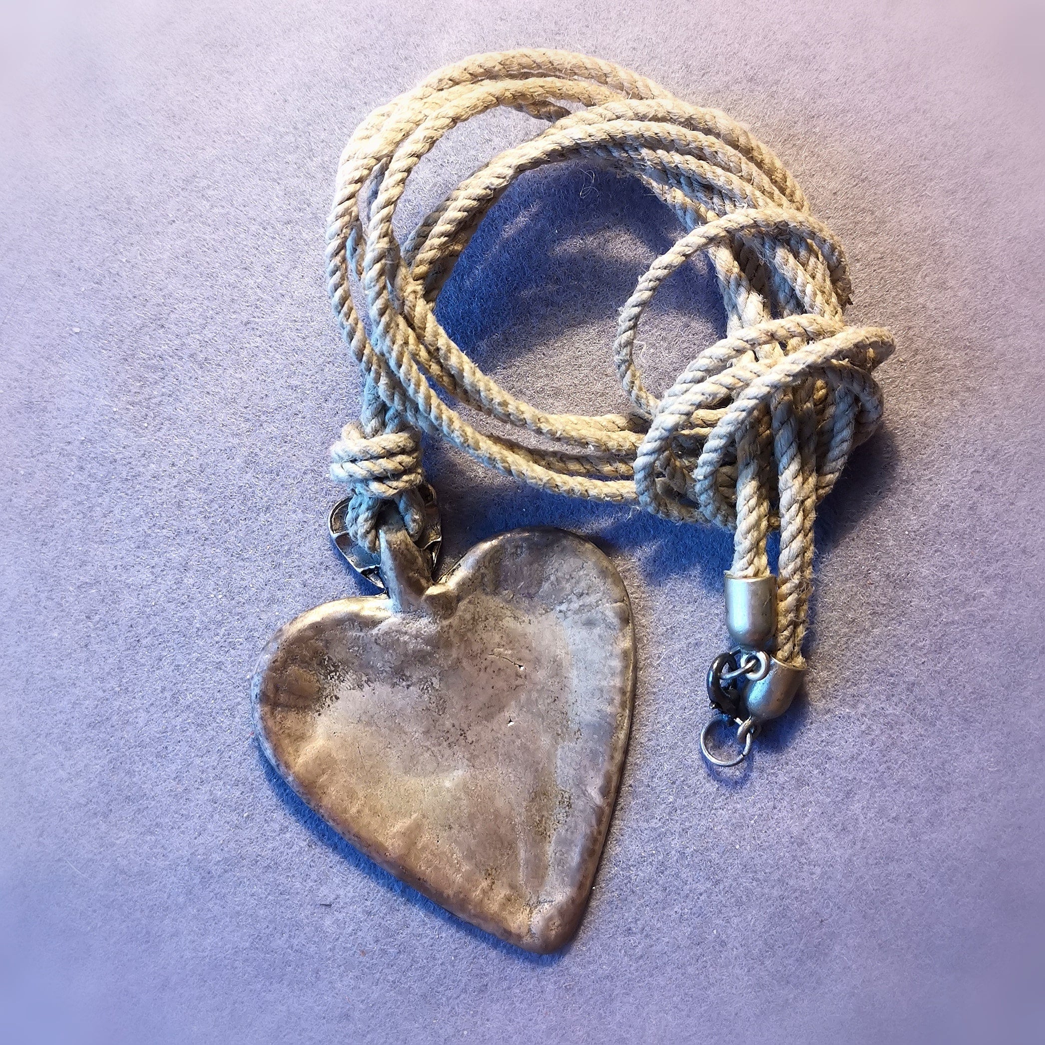 Herz, Zinn Leder Jute Ethno Hippie Vintage Karma Kette - Liebe