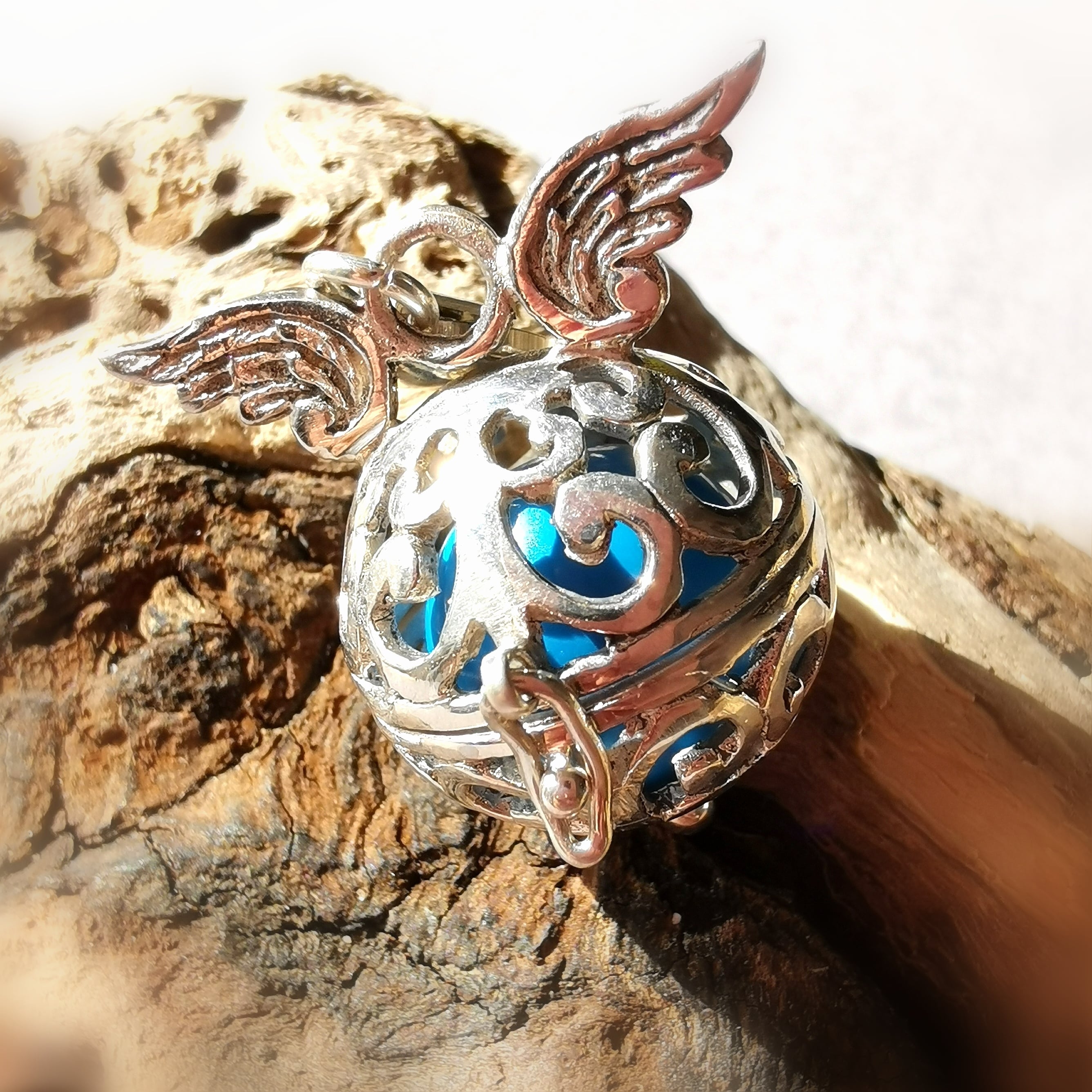Engelsrufer Blau Erzengel Michael Charm Anhänger mit Flügel Sterlingsilber Karabiner Verschluss, geweiht