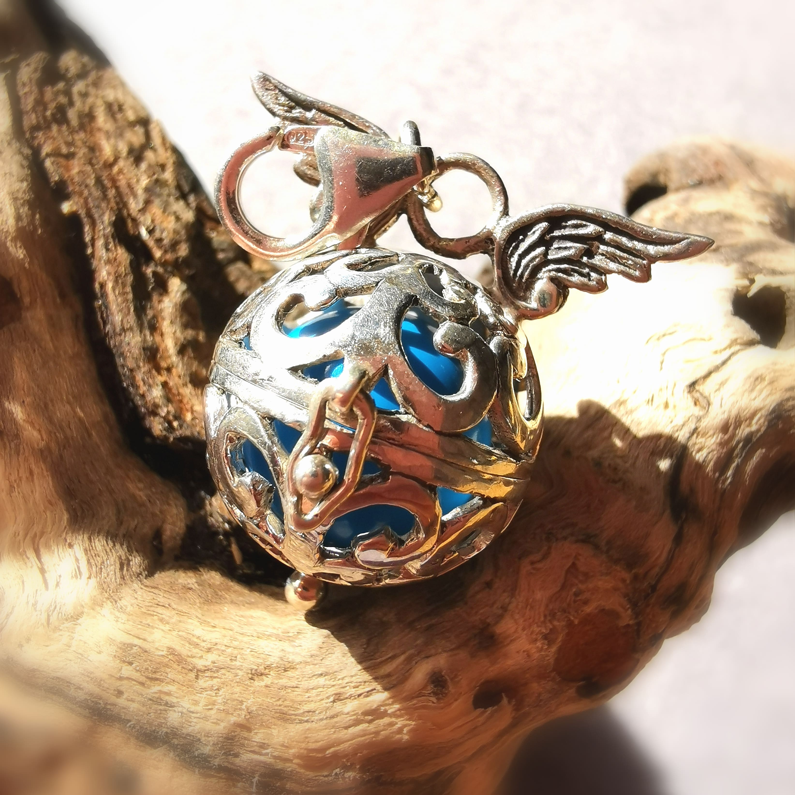 Engelsrufer Blau Erzengel Michael Charm Anhänger mit Flügel Sterlingsilber Karabiner Verschluss für Damen