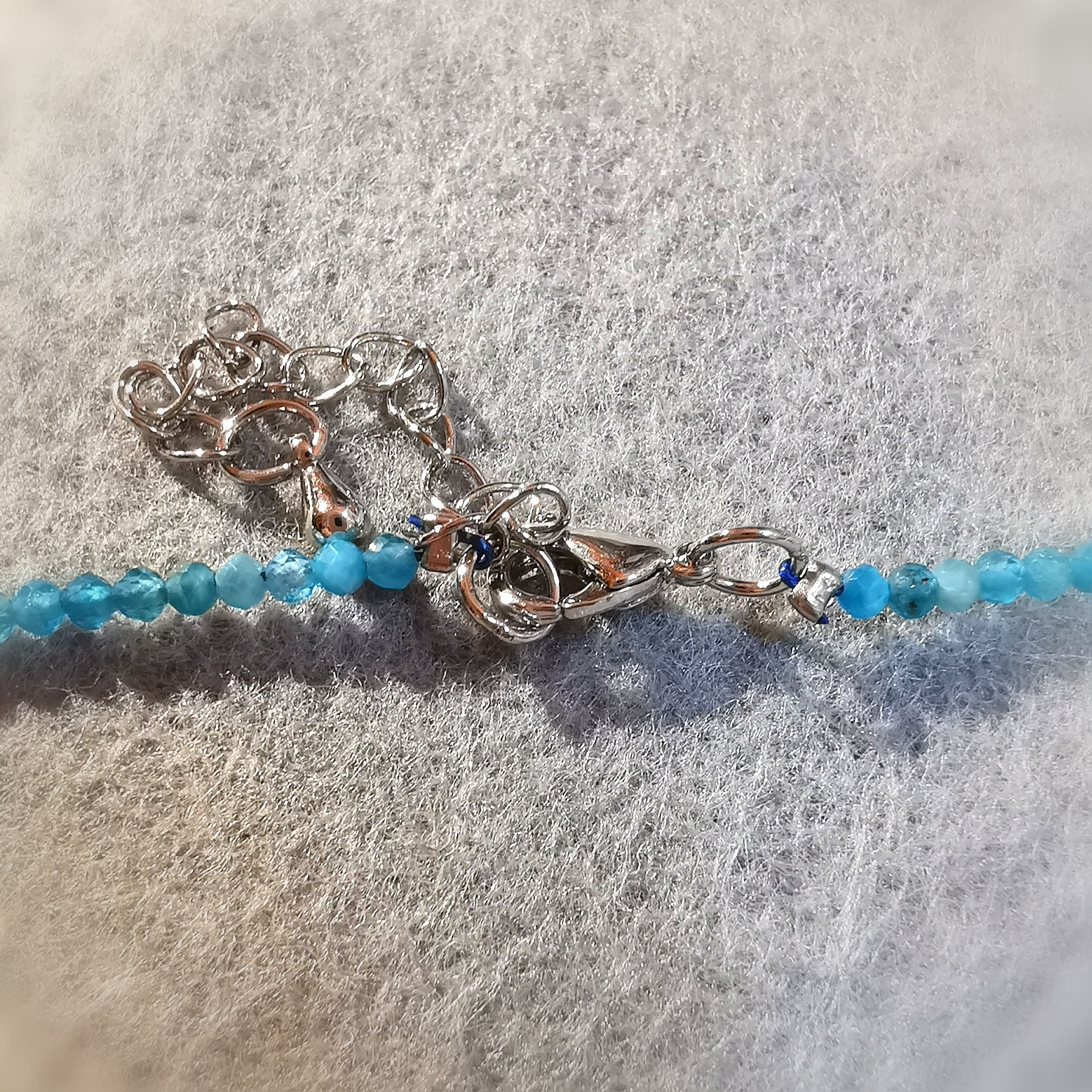 Apatit Heilstein Edelstein Wellness Chakra Kette 2 mm, geweiht - Zufriedenheit