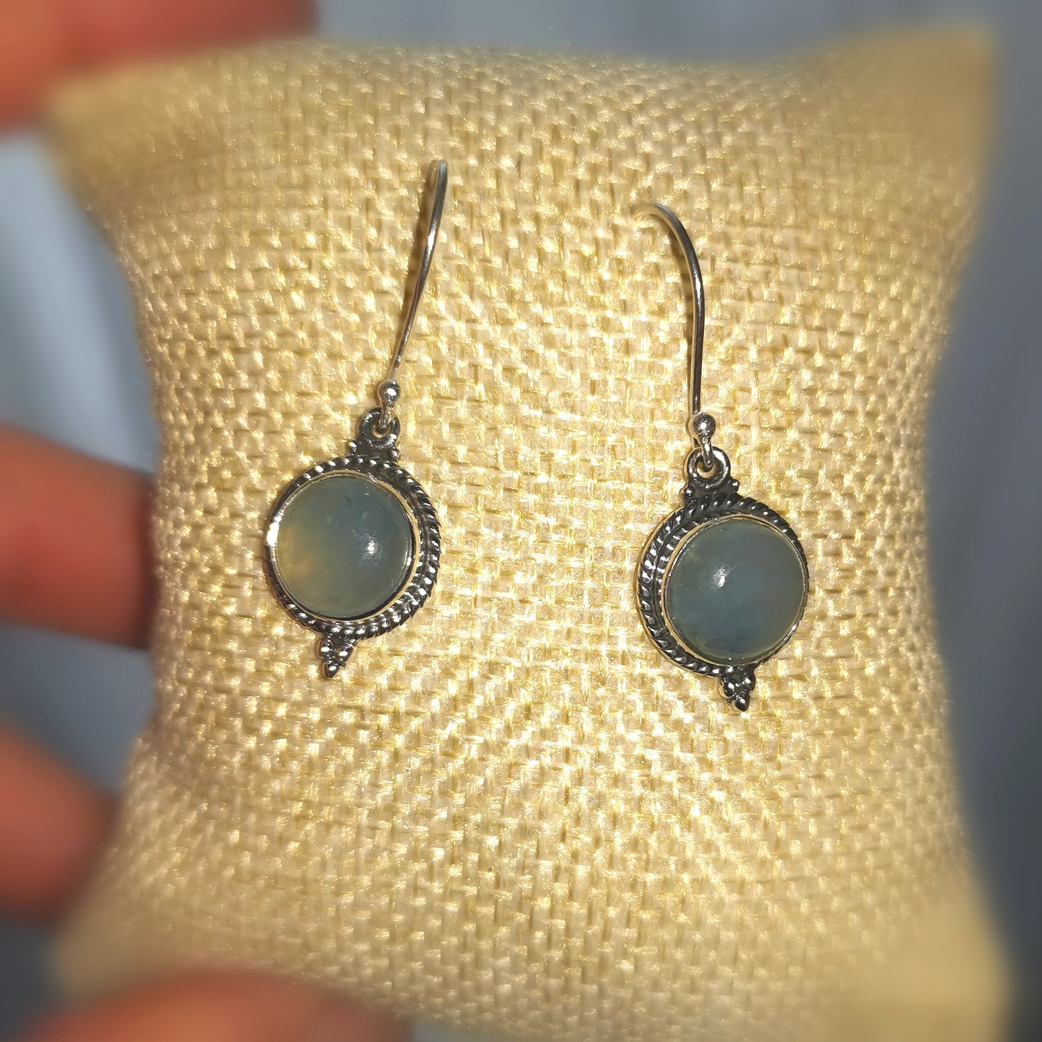 geweihte Aquamarin Edelstein Ohrringe Bali Stil, hell blaue Heilsteine in Sterlingsilber - Freiheit