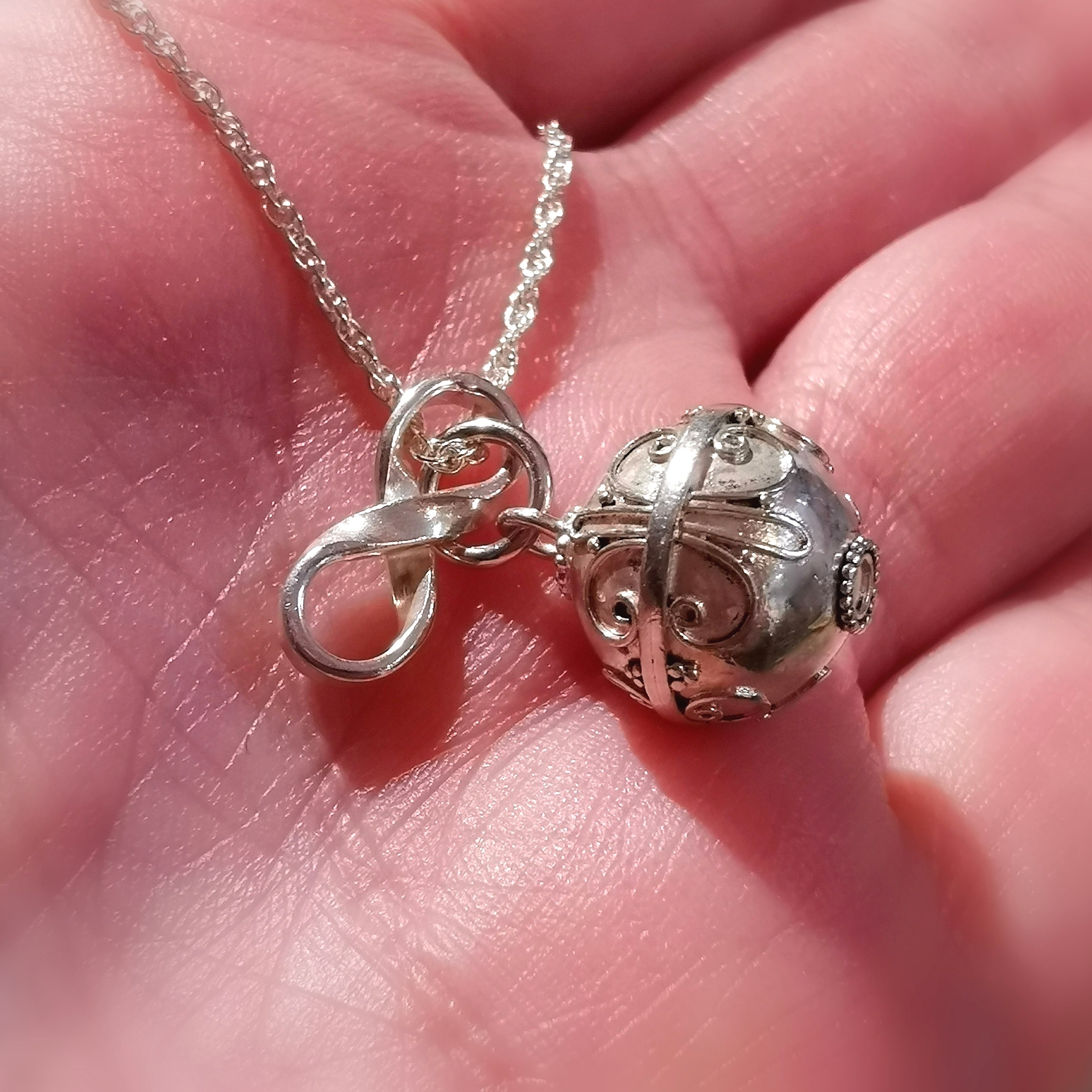 Engelsrufer Unendlichkeit Talisman Kurz Kette 40 cm, Karma Klangkugel, Symbol Infinity, geweiht "Liebesglück"