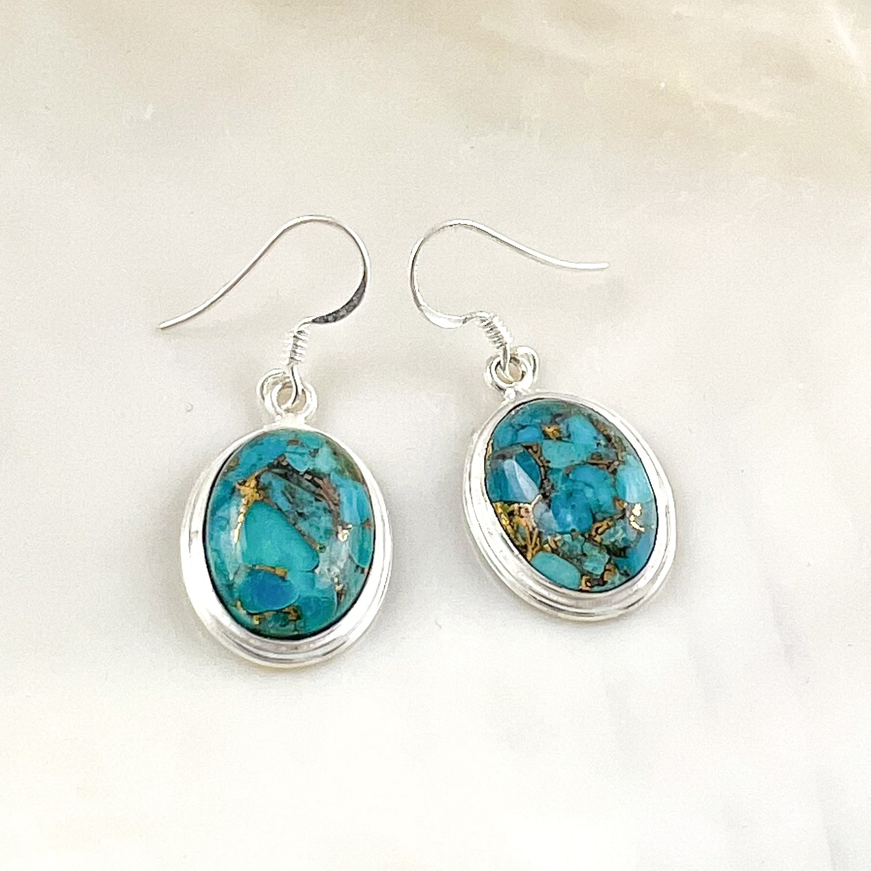 💫 Pendientes de piedra preciosa de pirita turquesa en plata de ley: consagrados para la libertad, la expresión y la confianza en uno mismo