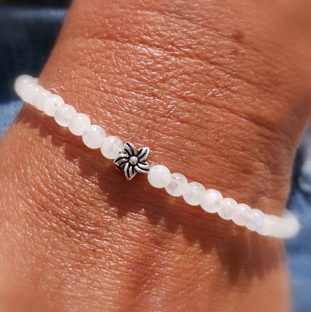 Mondstein Hibiskusblüte Heilstein Glücksarmband, Karma Edelstein Schmuck "Schönheit und Frieden"