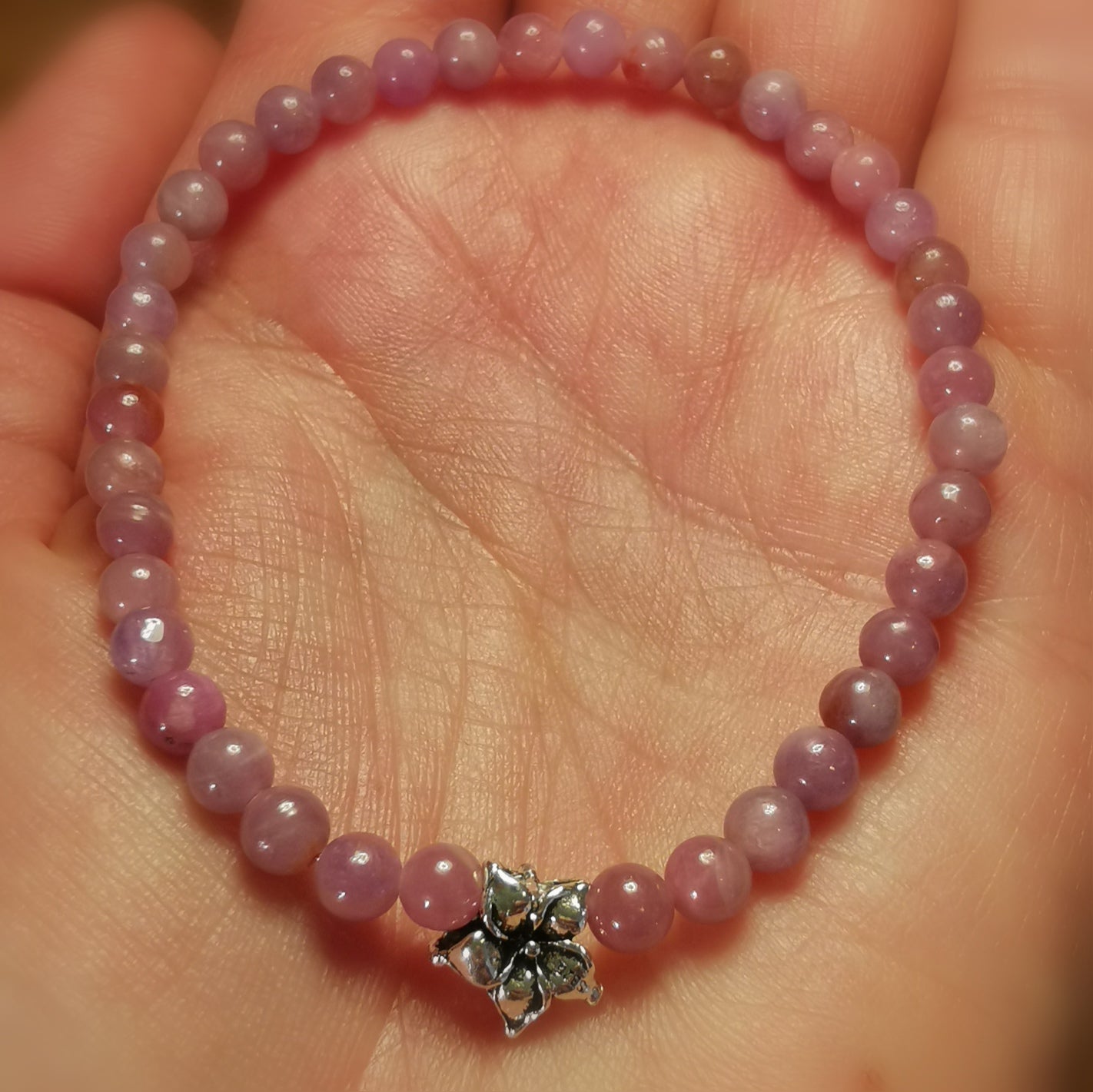 Rubin Edelstein Karma Hibiskus Armband, 4 mm Heilsteine, das Leben lieben - geweiht