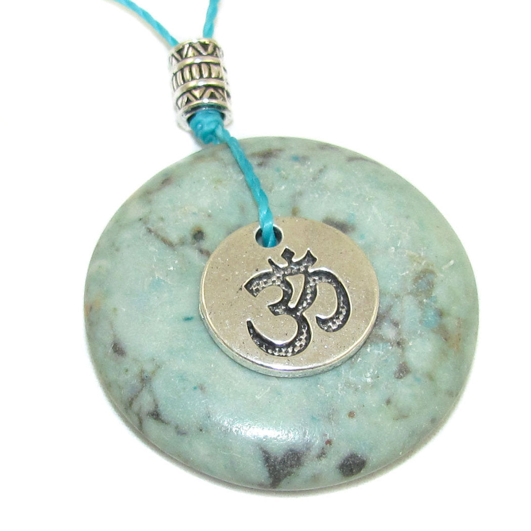 OM Symbol Türkis Magnesit Donut Edelstein Karma Anhänger Kette - innerer Frieden