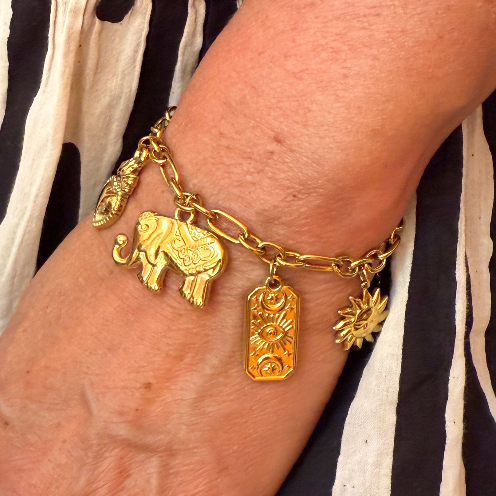Allsehendes Auge Boho Karma Armband Edelstahl Gold, geweiht: im Schutz