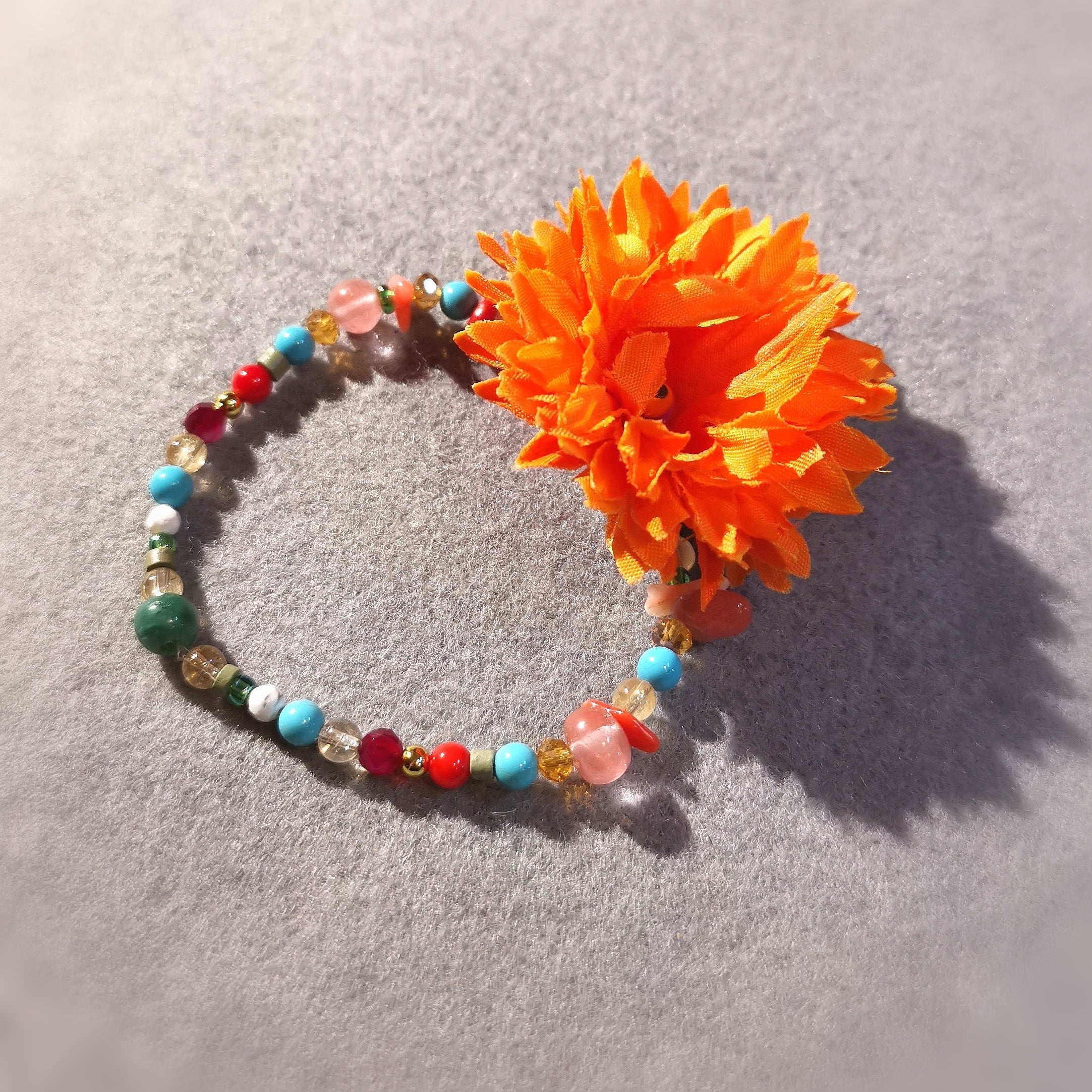 zauberschön mit Blüte: Edelstein Karma Mix 1000 Kostbarkeiten, geweiht, Hippie Chakra Armband Herzensfreude