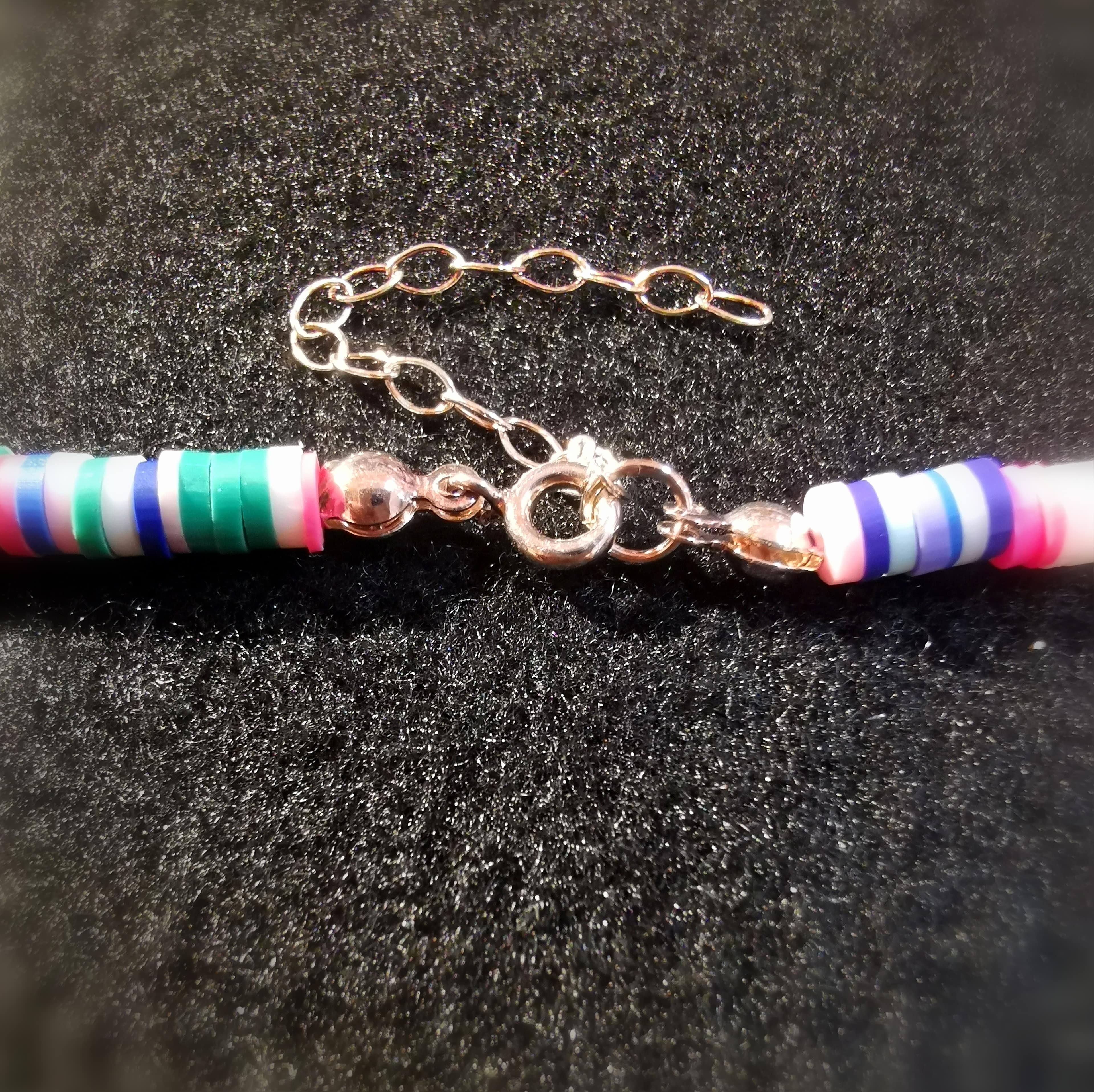 regenbogen bunt: Clay Gummi Silikon Disc Kette / Halskette in Chakra Farben, geweiht, Lebensfreude, samaki