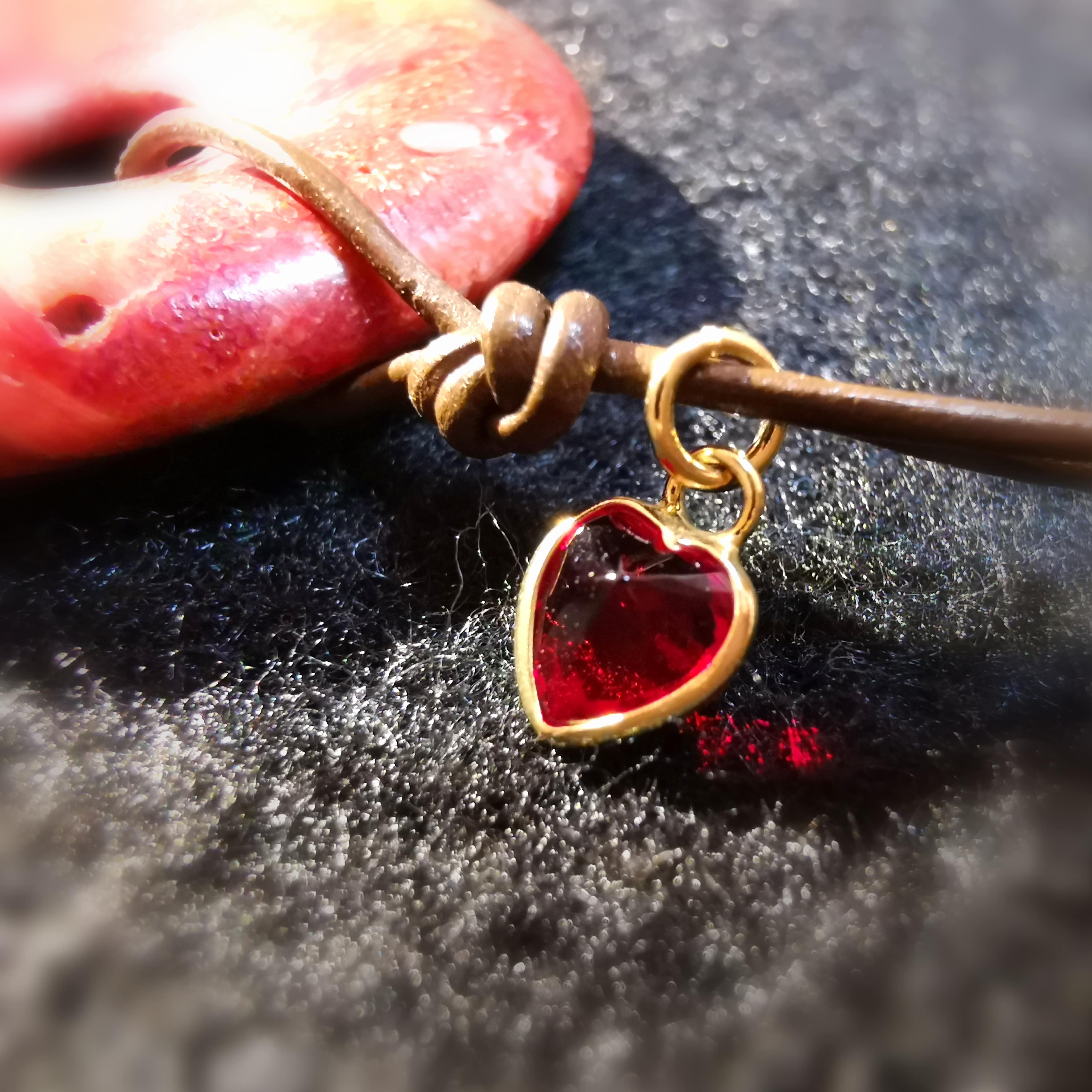 rote Koralle Heilstein Edelstein Herz Zirkon Charm Karma Kette rot, geweiht - Liebe