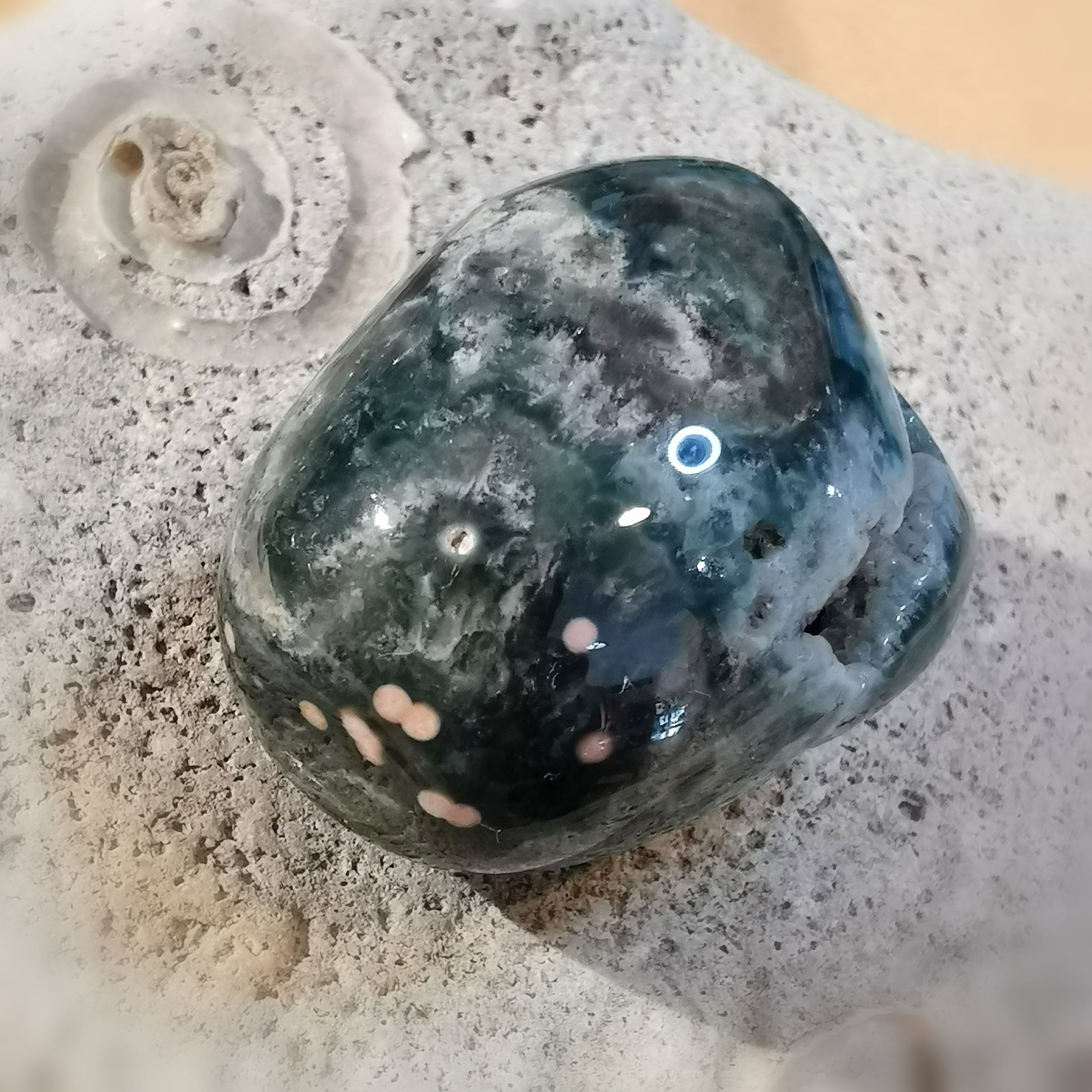 Ocean Jasper Green exuberante adulador de manos para relajación y meditación, piedra curativa de chakras - nuevos comienzos