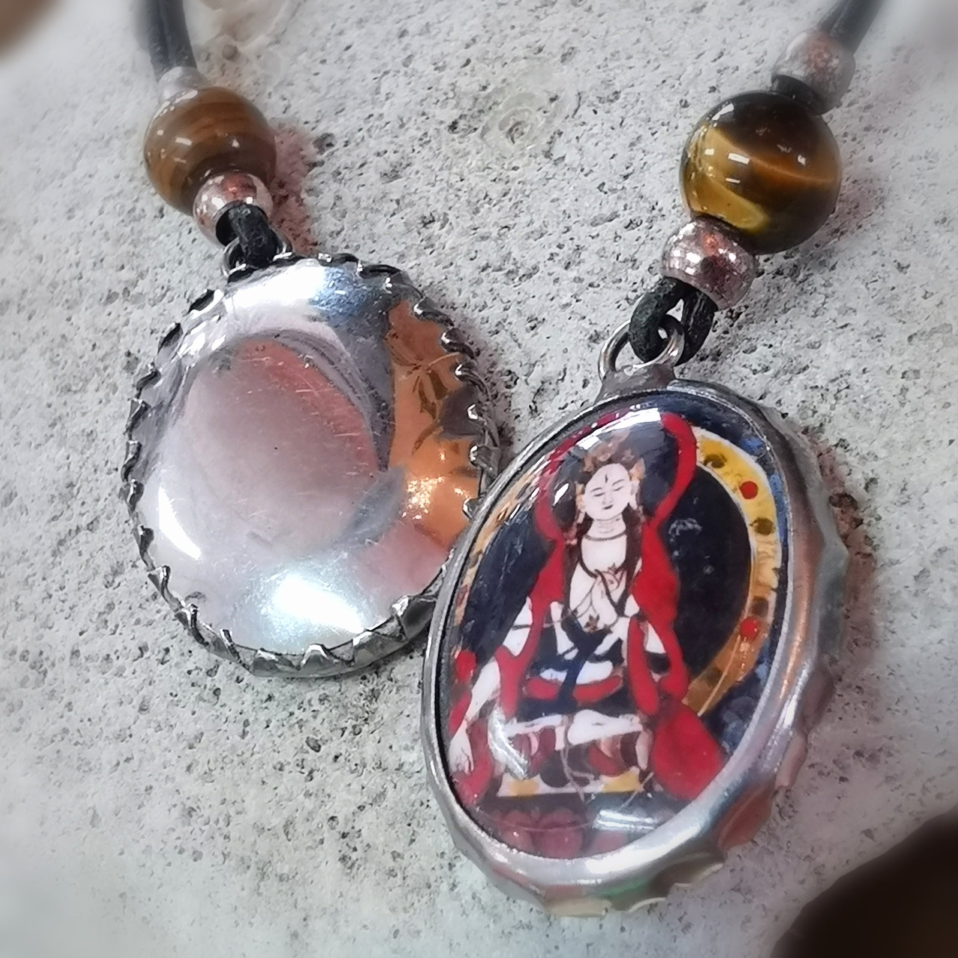 Buddha Amulett Tigerauge Edelstein Karma Kette rote Tara, geweiht, Liebe und Mut