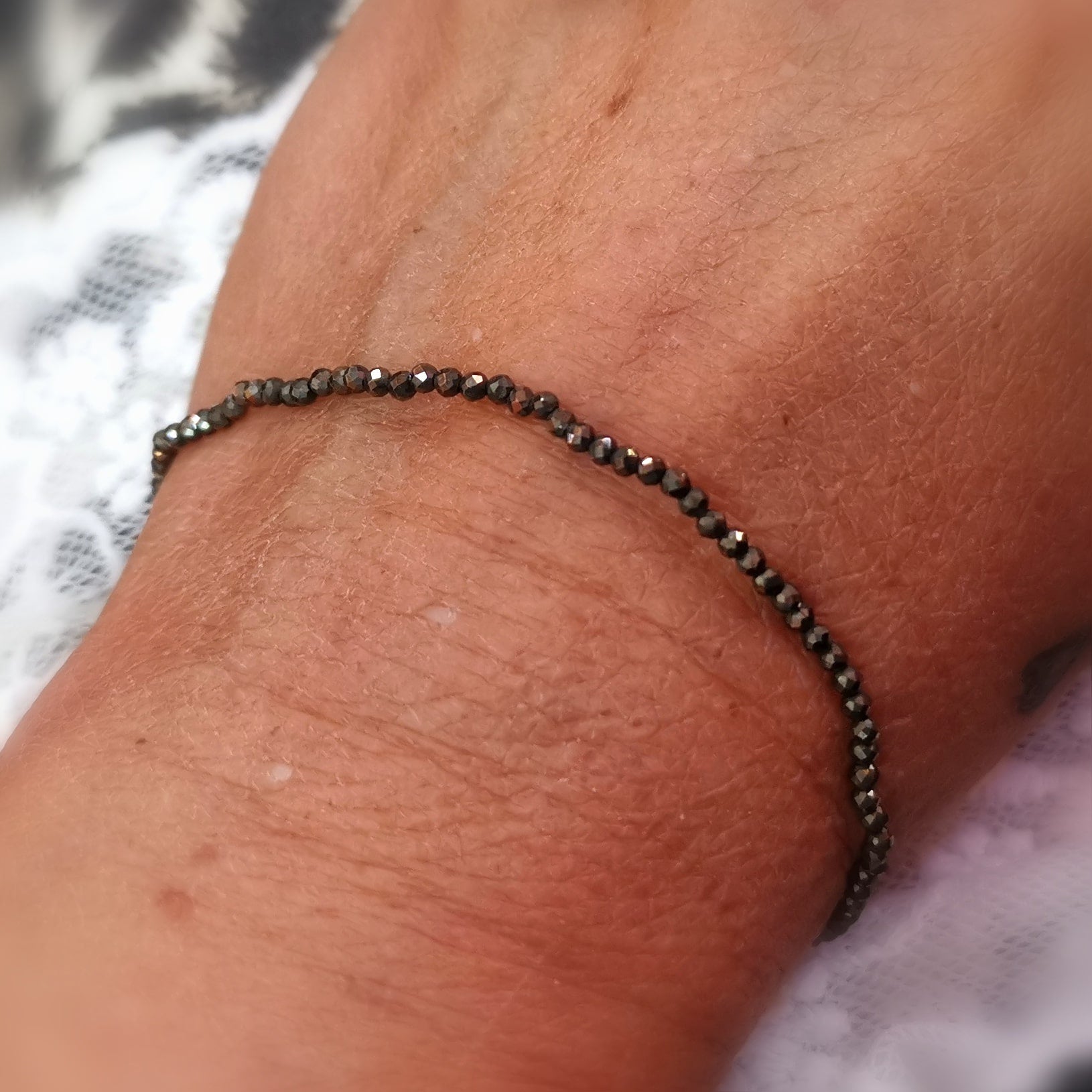 Pyrit Natur Edelstein Schmuck Armband filigrane Perlen 2 mm - es ist gut, wie ich bin