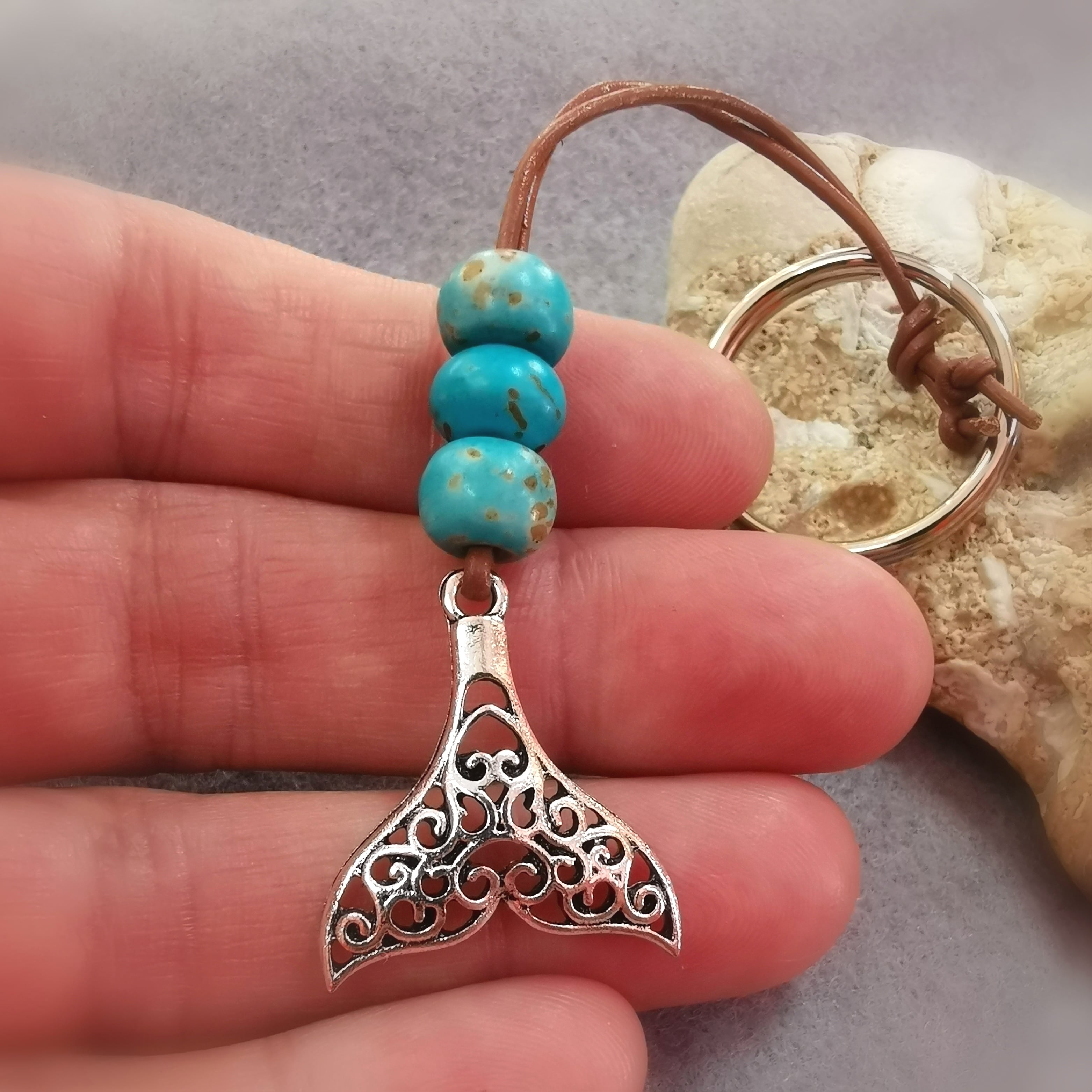 Walflosse Krafttier Hippie Design Charm, Schlüsselanhänger Bijou Metall Leder, geweiht, neue Wege