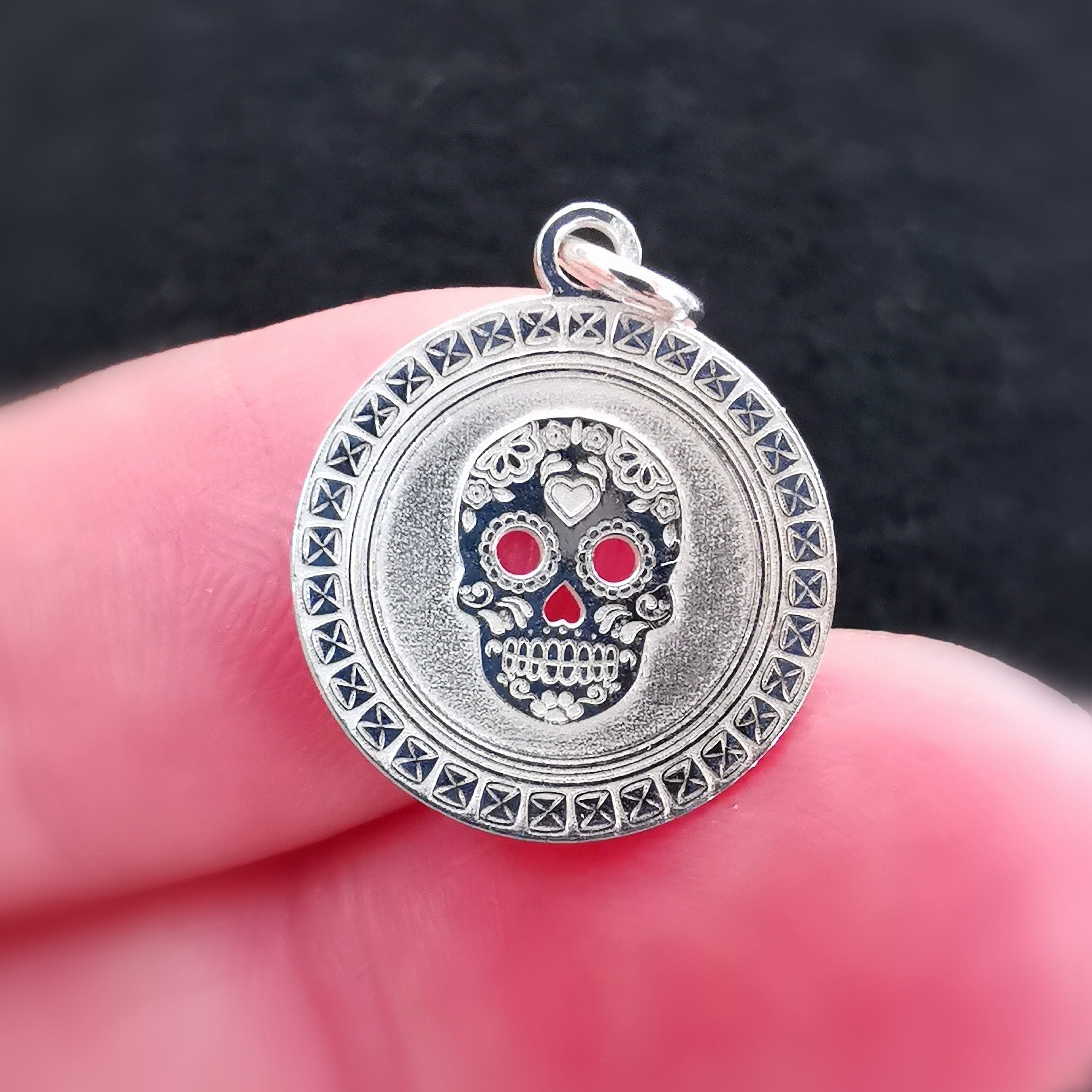 Totenkopf Schädel Sterlingsilber Amulett Charm Karma Anhänger - Eigenliebe