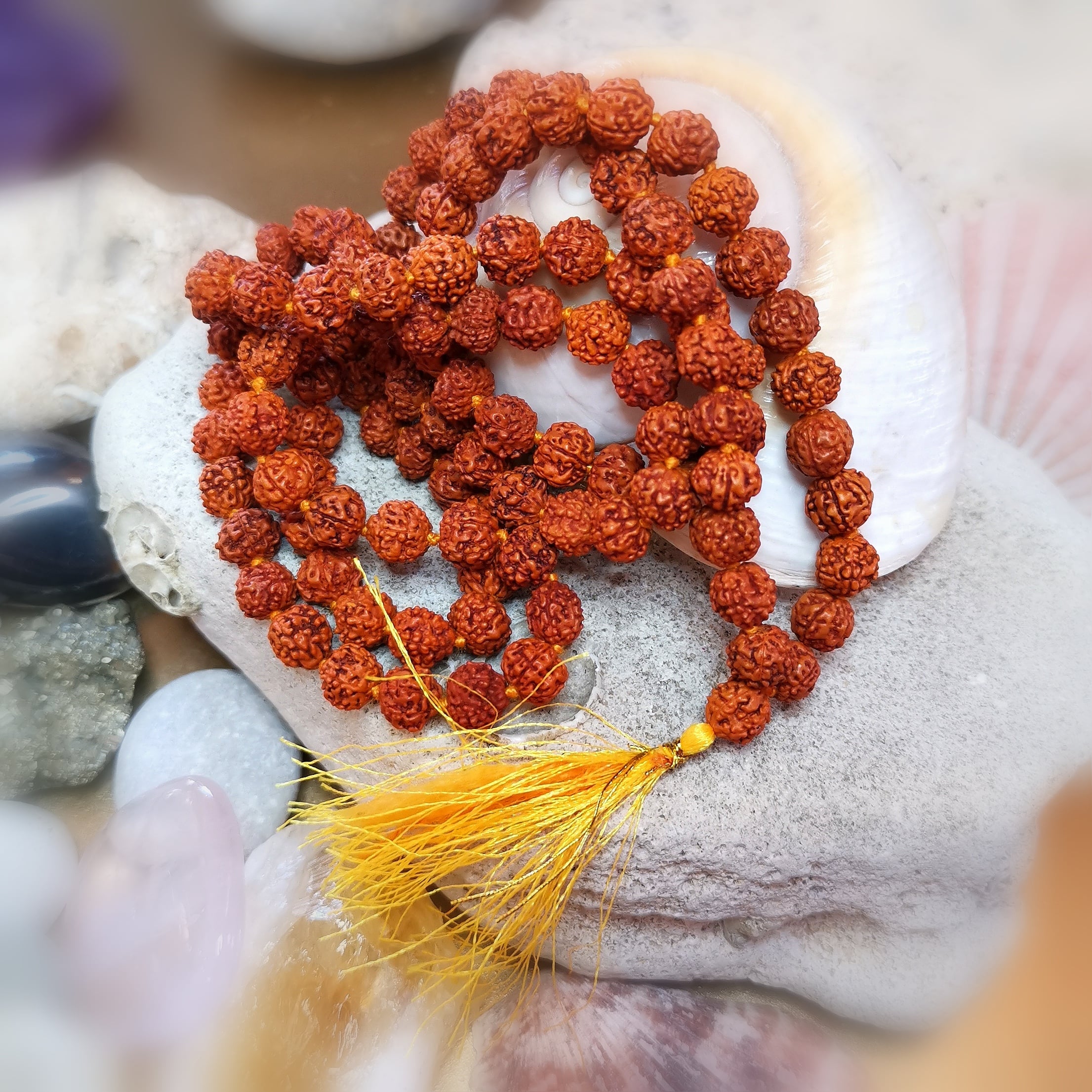 Rudraksha Mala Gebetskette - 108 Perlen, Unikat geweiht, Liebe und Hingabe