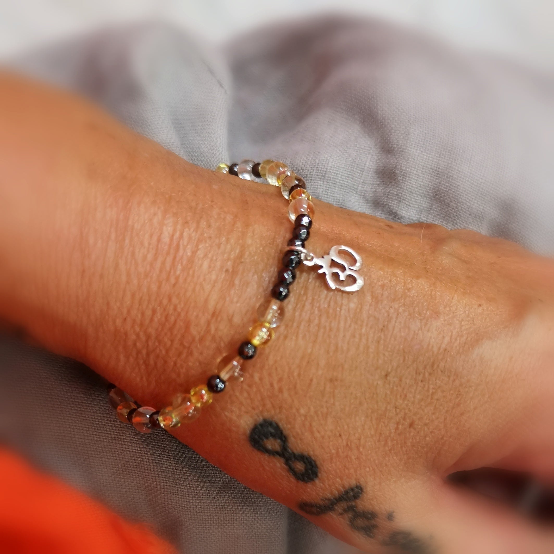 Om Chakra Schmuck, Goldberyll Citrin Hämatit Edelstein Sterlingsilber Karma Armband geweiht, Innere Kraft