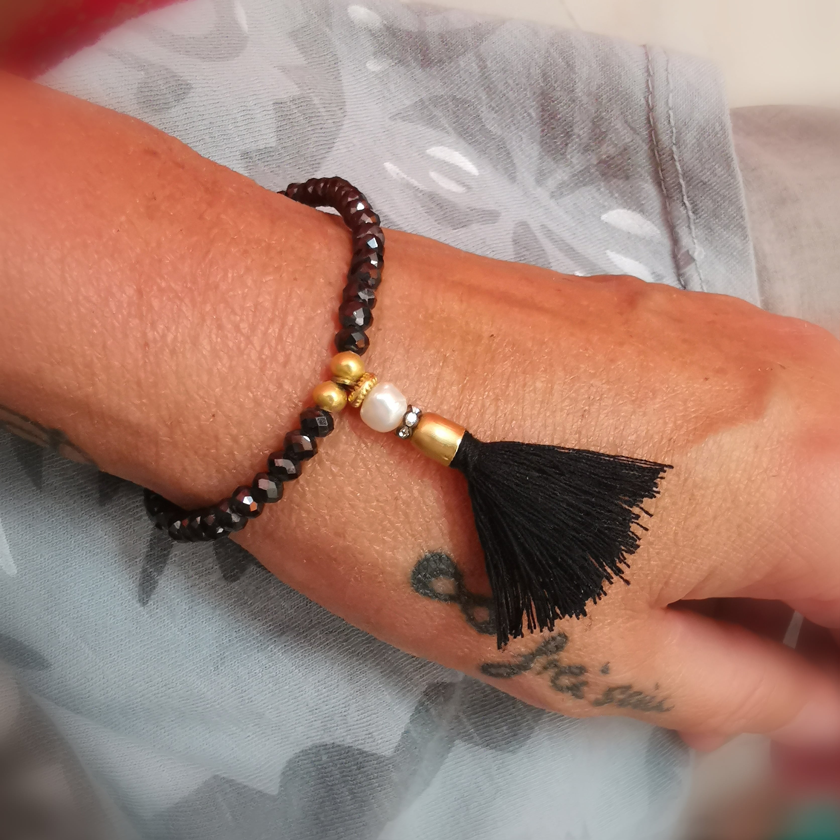 Boho schwarz gold Troddel Armband, edler Hippie Mode Stil #sommertraum